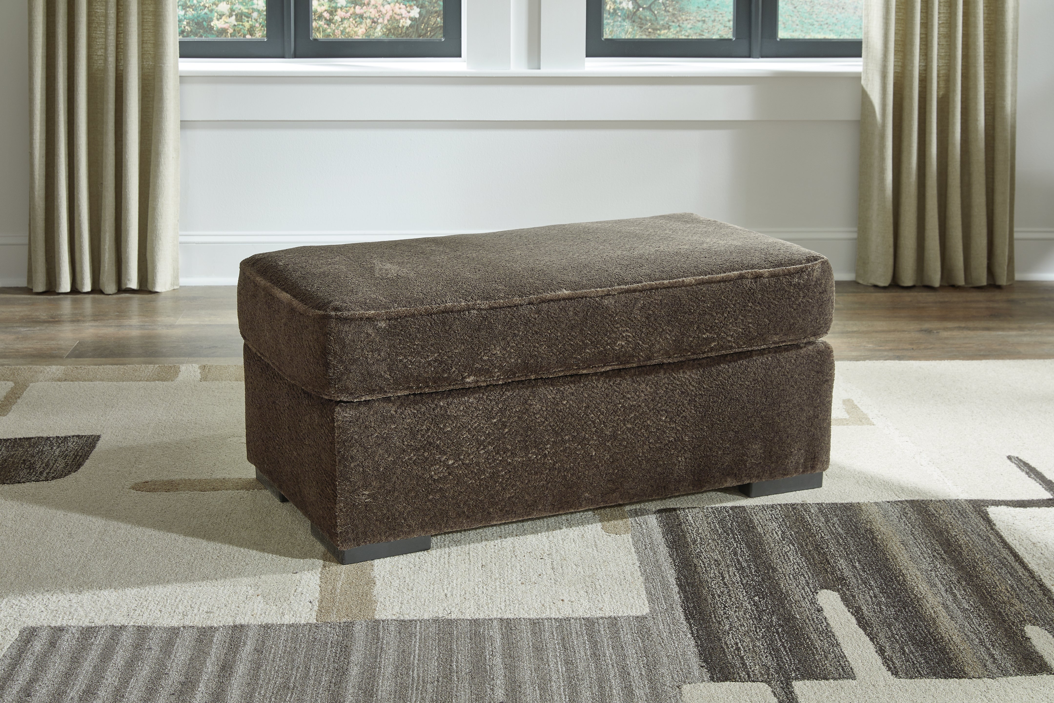 Diamond Furniture - Ashley Furniture - Aylesworth Ottoman - Ottoman - 5370214