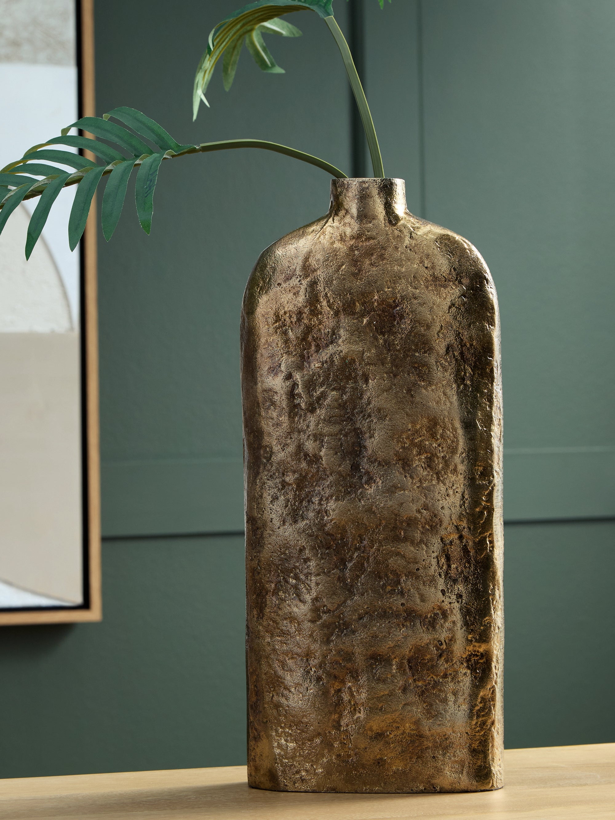 Diamond Furniture - Ashley Furniture - Wallmond Vase - Vase - A2000822