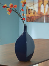 Diamond Furniture - Ashley Furniture - Abtinson Indoor/Outdoor Vase - I/O Vase - A2900032