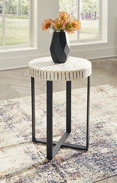 Diamond Furniture - Ashley Furniture - Crewridge Accent Table - Accent Table - A4000530