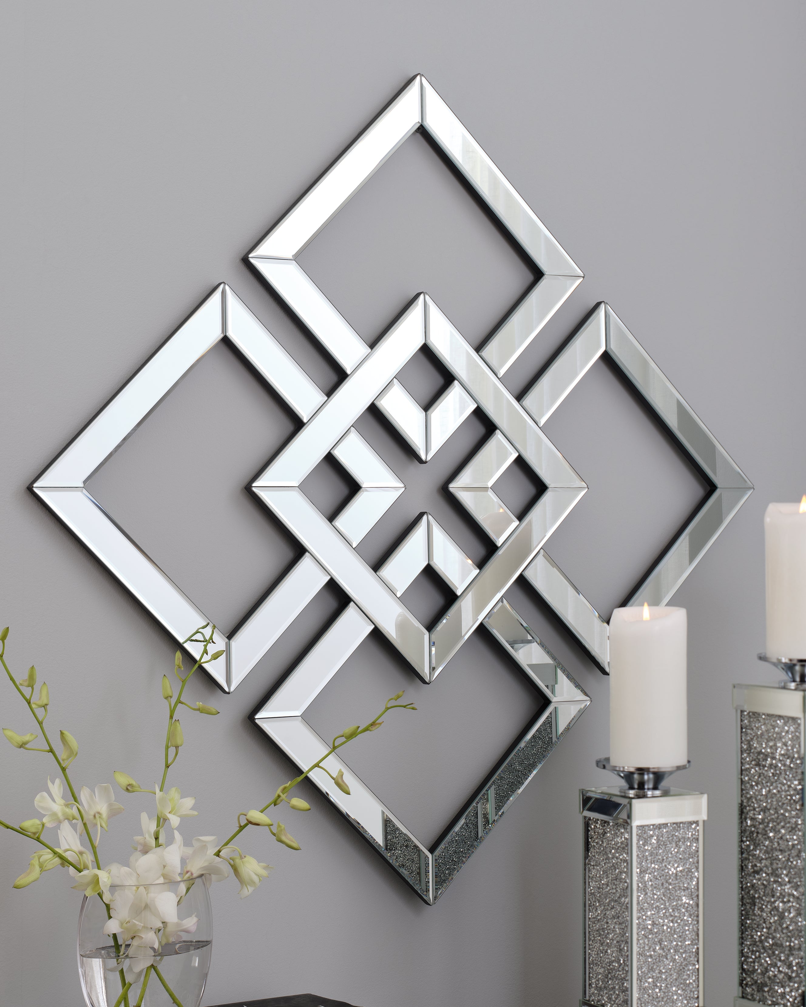 Diamond Furniture - Ashley Furniture - Quinnley Accent Mirror - Accent Mirror - A8010207