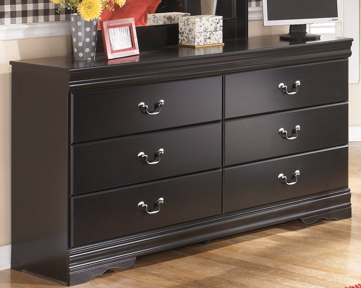 Diamond Furniture - Ashley Furniture - Huey Vineyard Dresser - Six Drawer Dresser - B128-31
