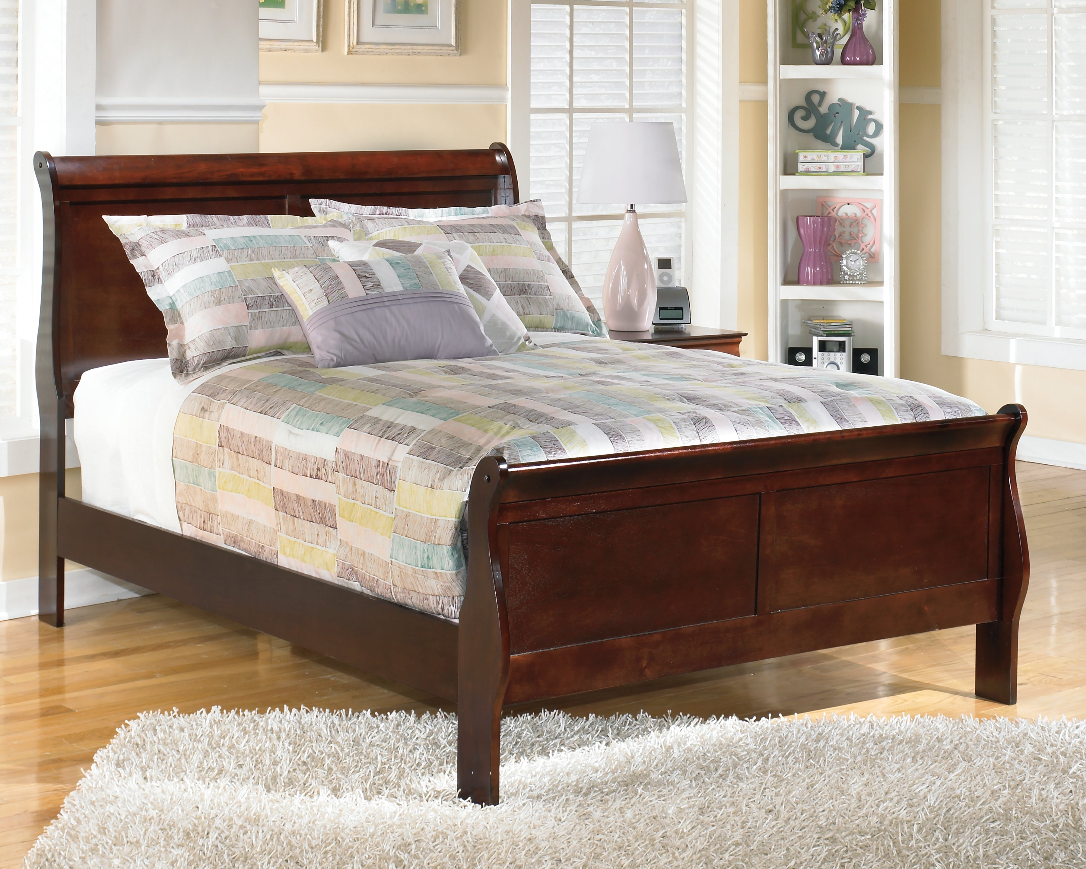 Diamond Furniture - Ashley Furniture - Alisdair Full Sleigh Bed - Full Sleigh Bed - B376B4