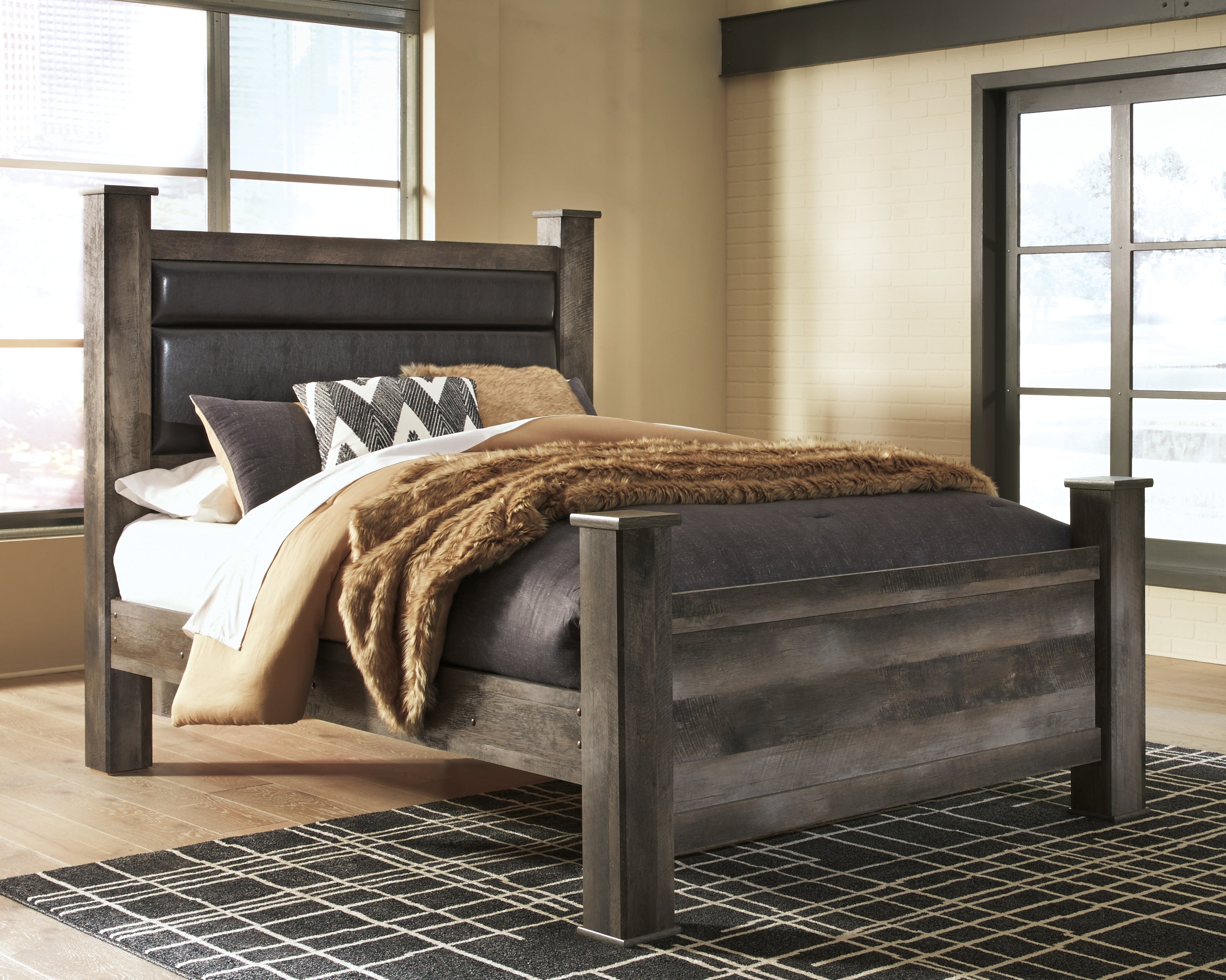 Diamond Furniture - Ashley Furniture - Wynnlow Queen Upholstered Poster Bed - Queen Upholstered Poster Bed - B440B7