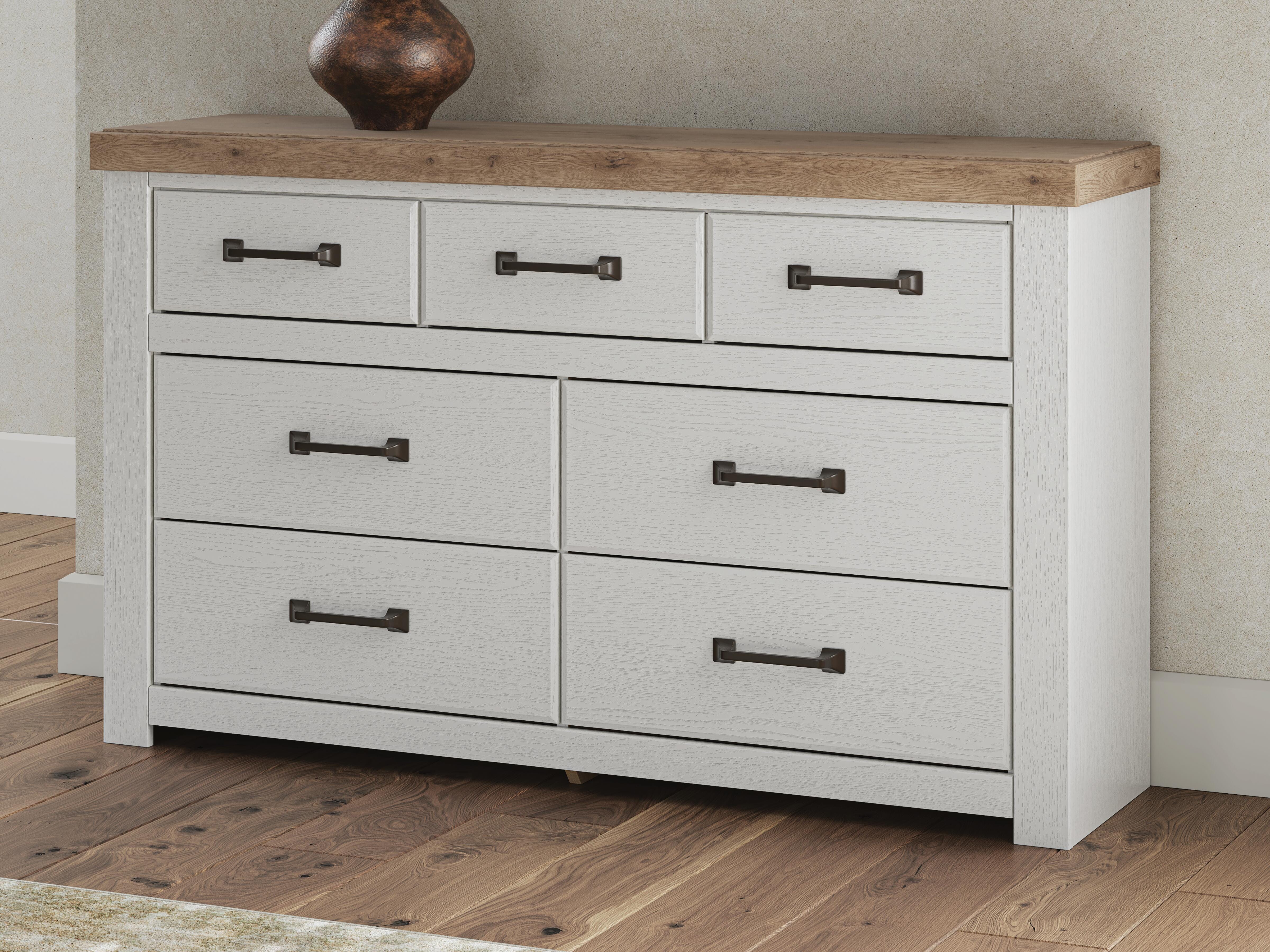 Diamond Furniture - Ashley Furniture - Savonport Dresser - Seven Drawer Dresser - B4615-31