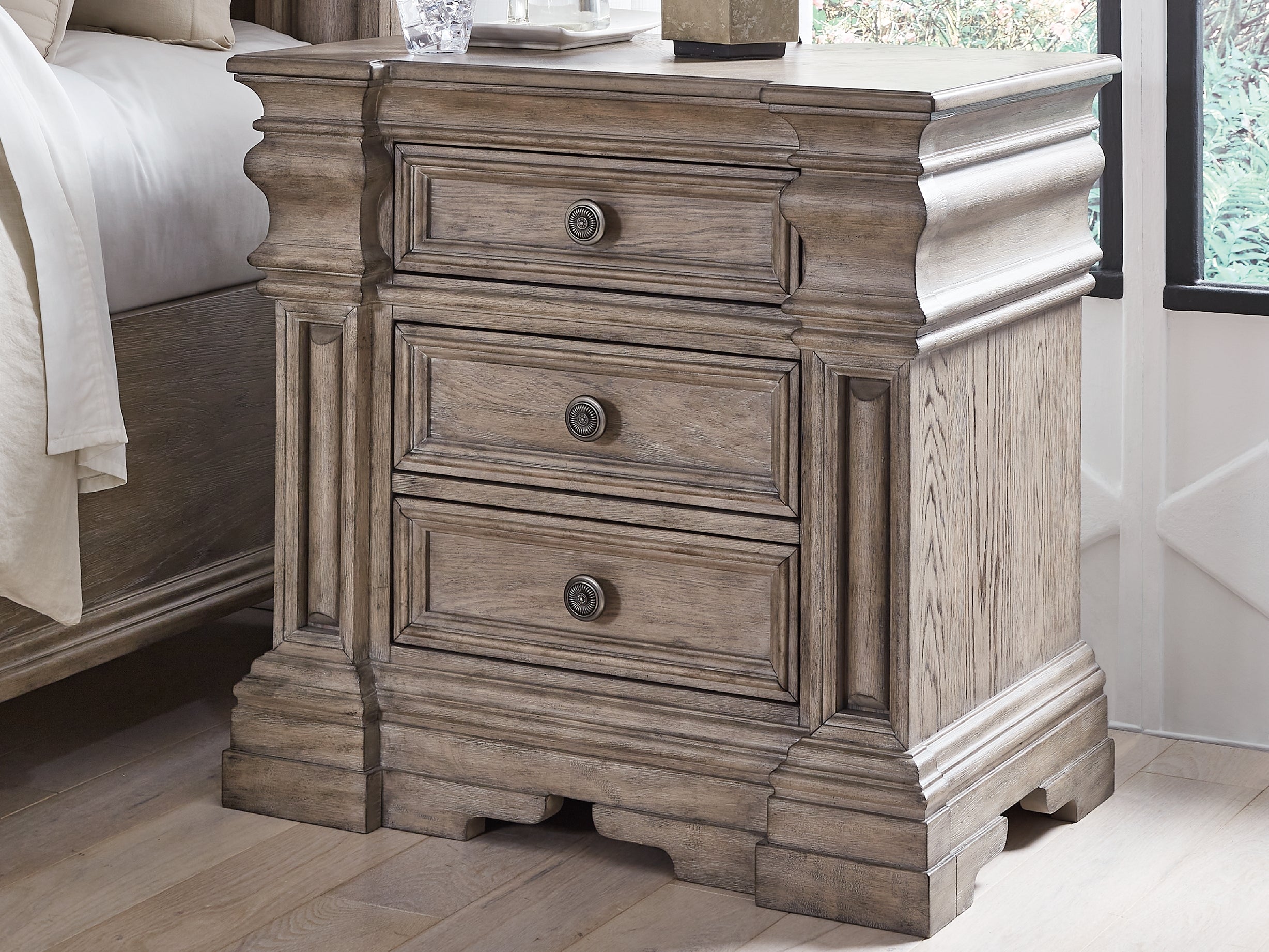 Diamond Furniture - Ashley Furniture - Blairhurst Nightstand - Three Drawer Night Stand - B916-93