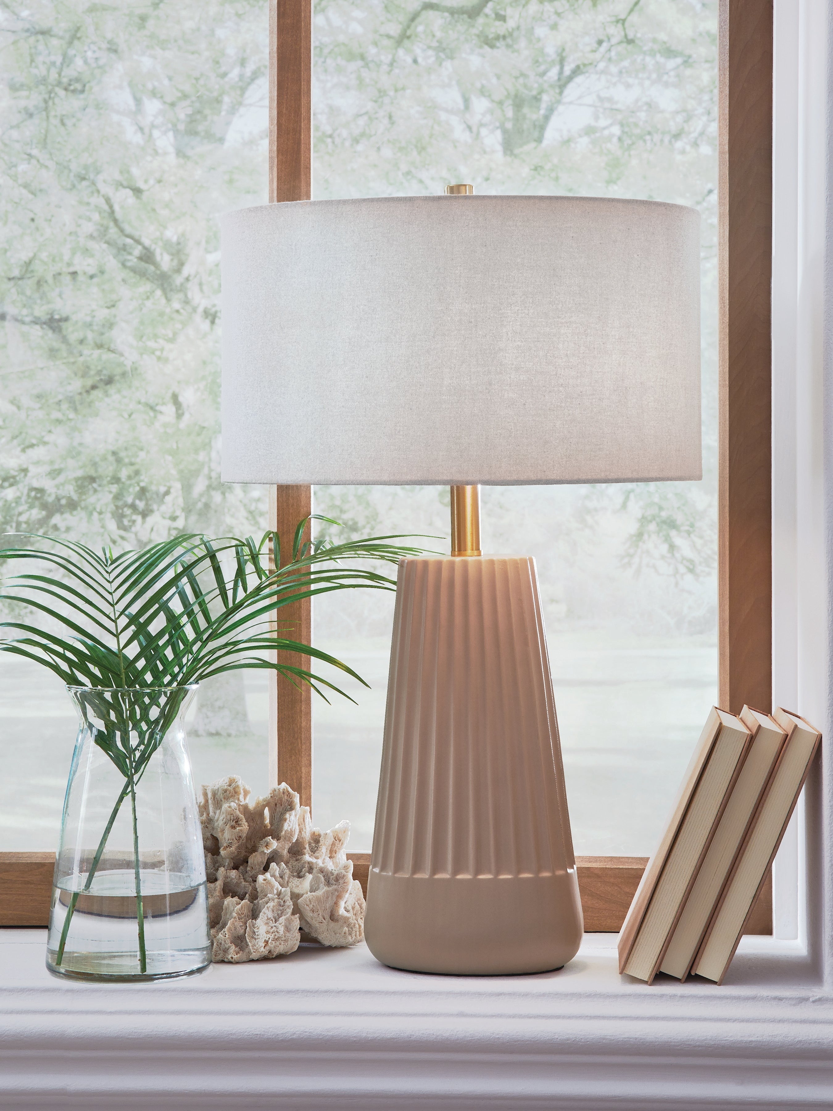 Diamond Furniture - Ashley Furniture - Dellner Table Lamp - Ceramic Table Lamp (1/CN) - L100854