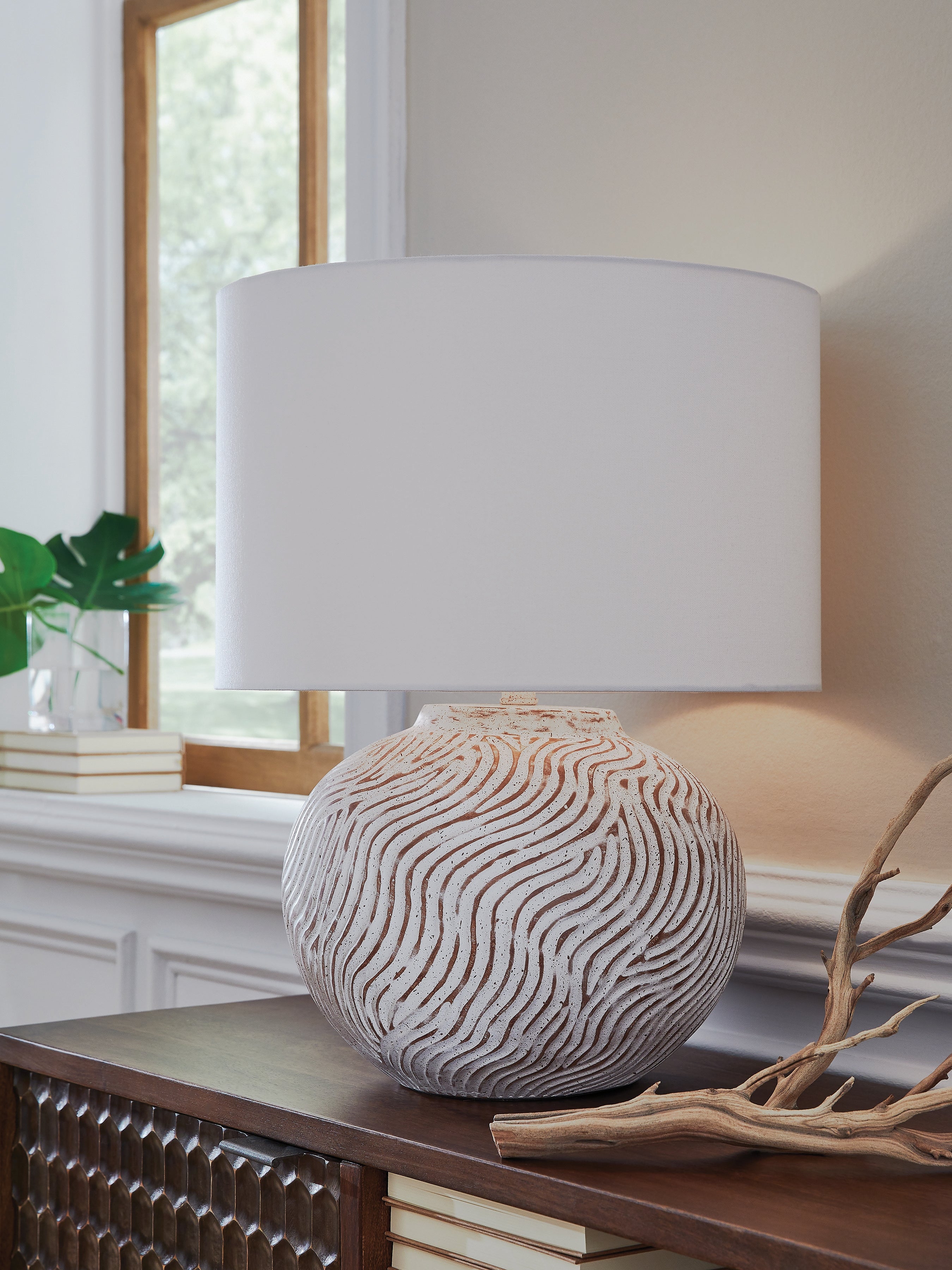 Diamond Furniture - Ashley Furniture - Vien Table Lamp - Terracotta Table Lamp (1/CN) - L100894