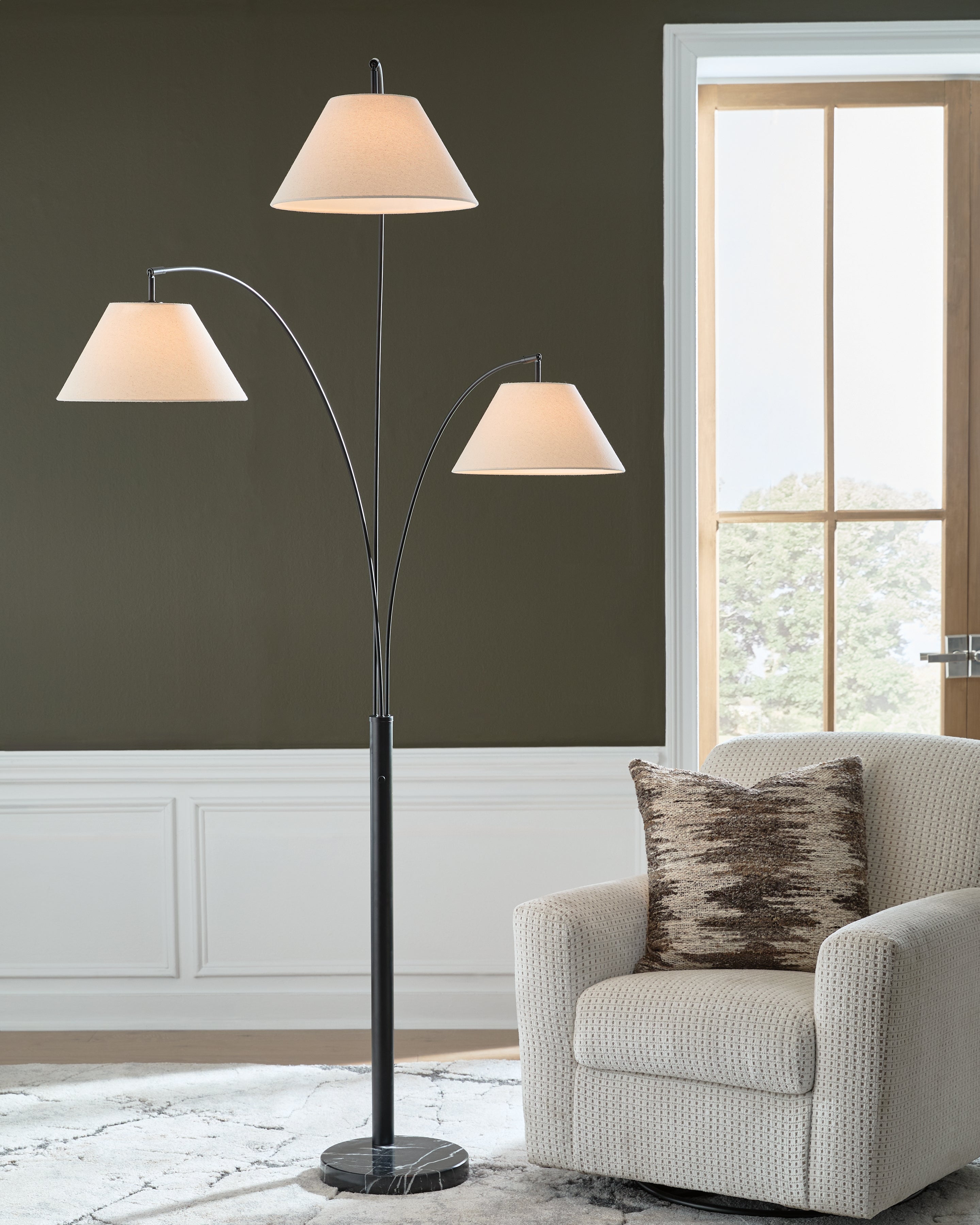 Diamond Furniture - Ashley Furniture - Gibbswellner Arc Lamp - Metal Arc Lamp (1/CN) - L725159