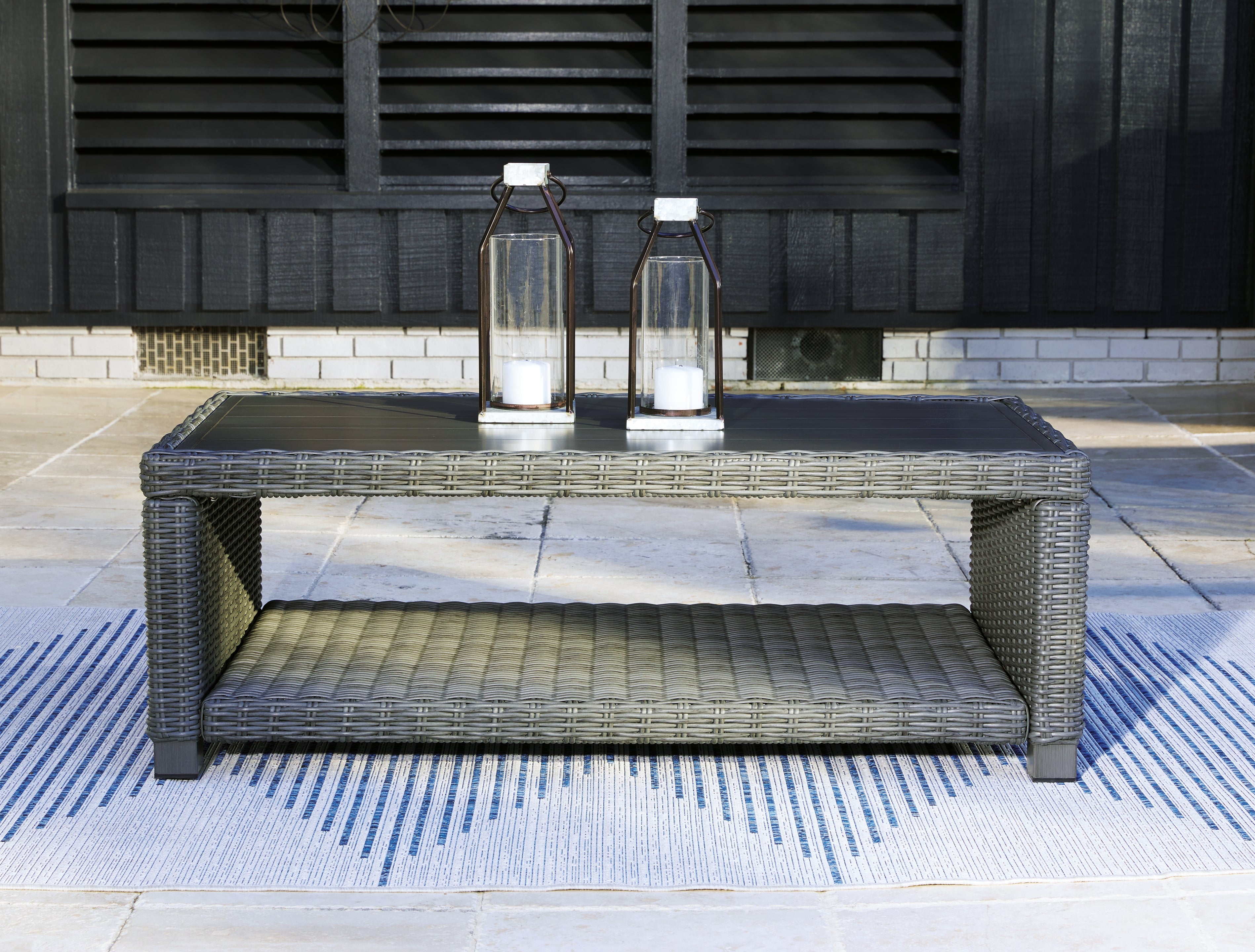 Diamond Furniture - Ashley Furniture - Elite Park Outdoor Coffee Table - Rectangular Cocktail Table - P518-701