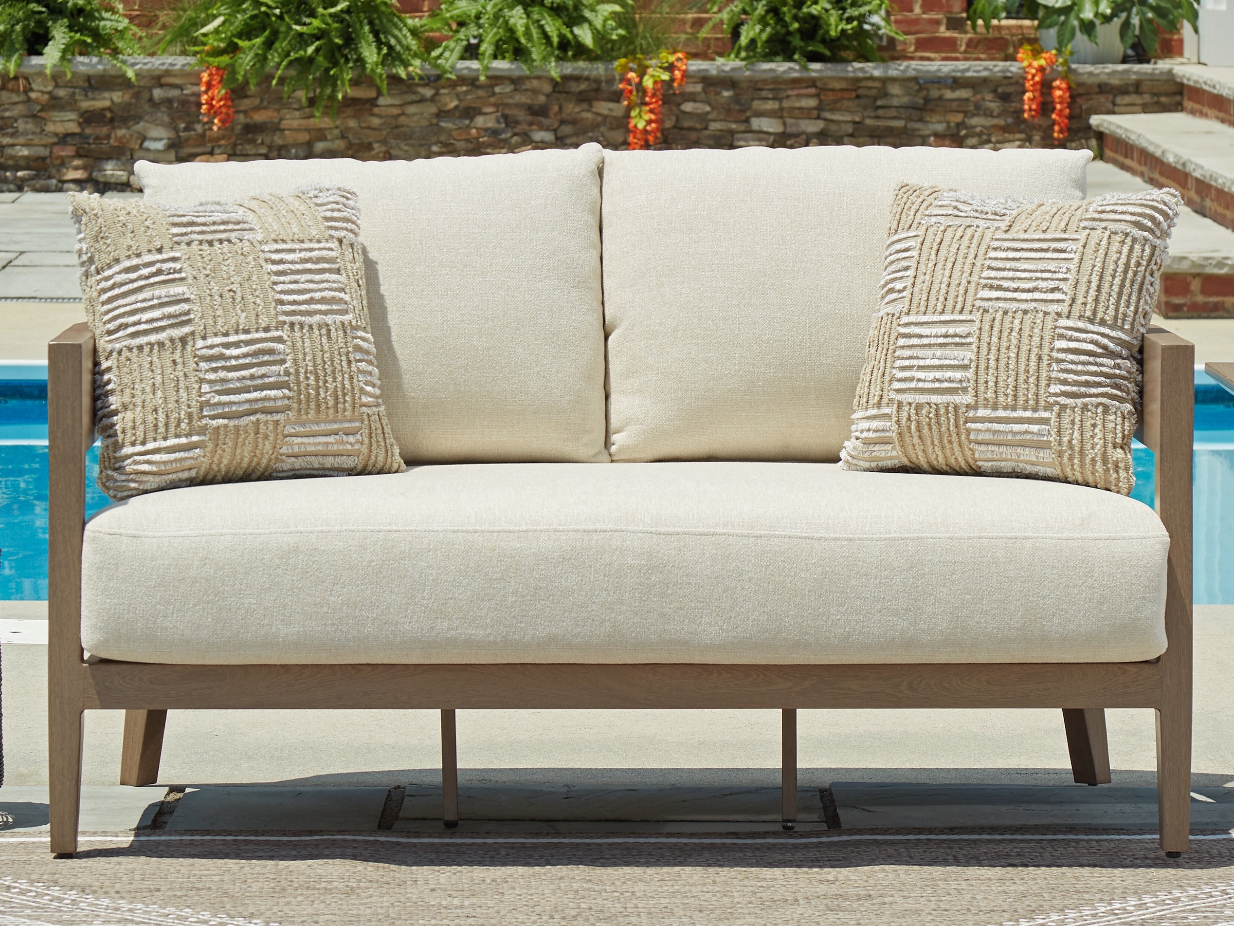 Diamond Furniture - Ashley Furniture - Serene Bay Outdoor Loveseat with Cushion - Loveseat w/Cushion - P671-835