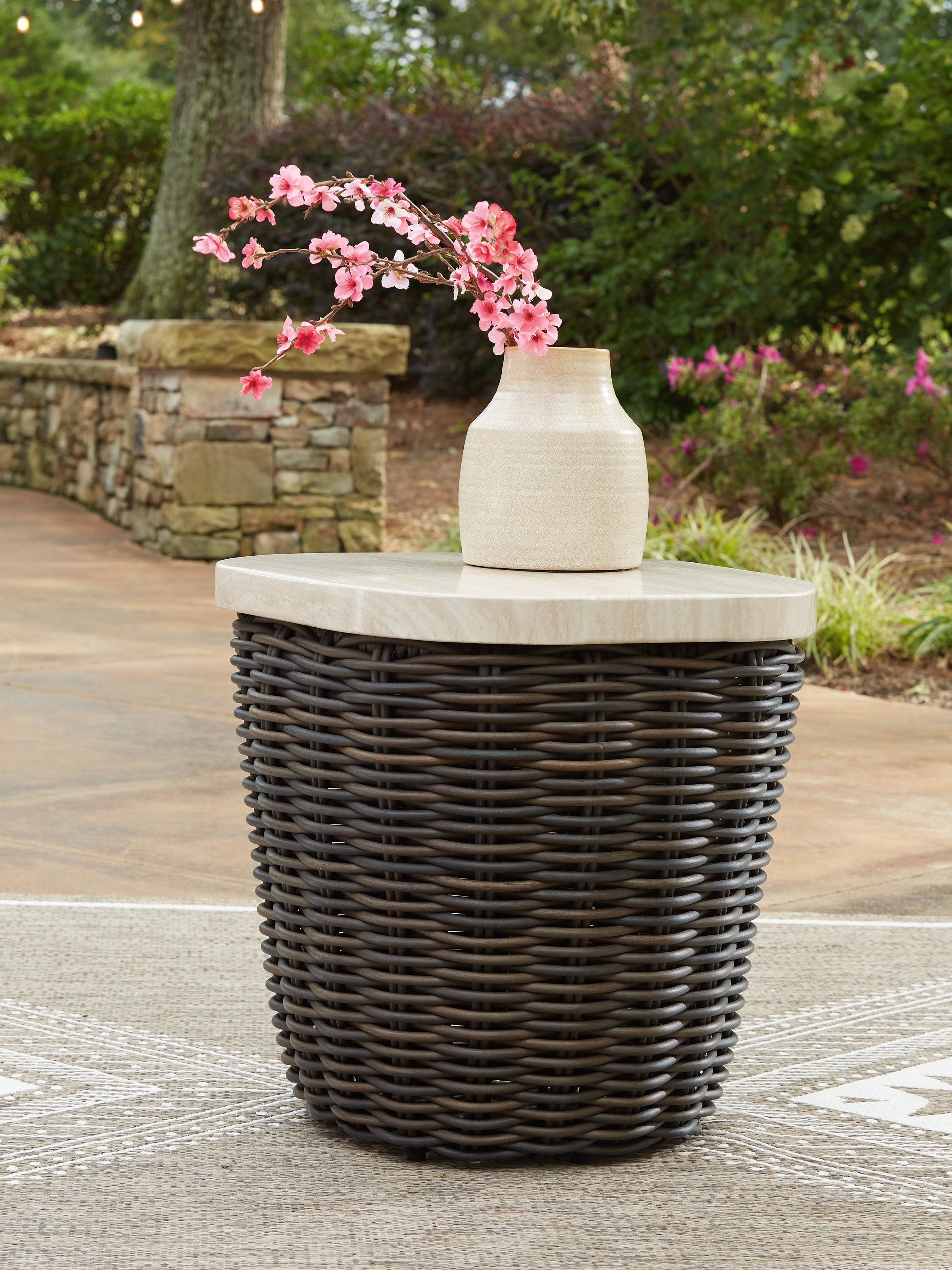 Diamond Furniture - Ashley Furniture - Kimora Outdoor End Table - Square End Table - P711-702