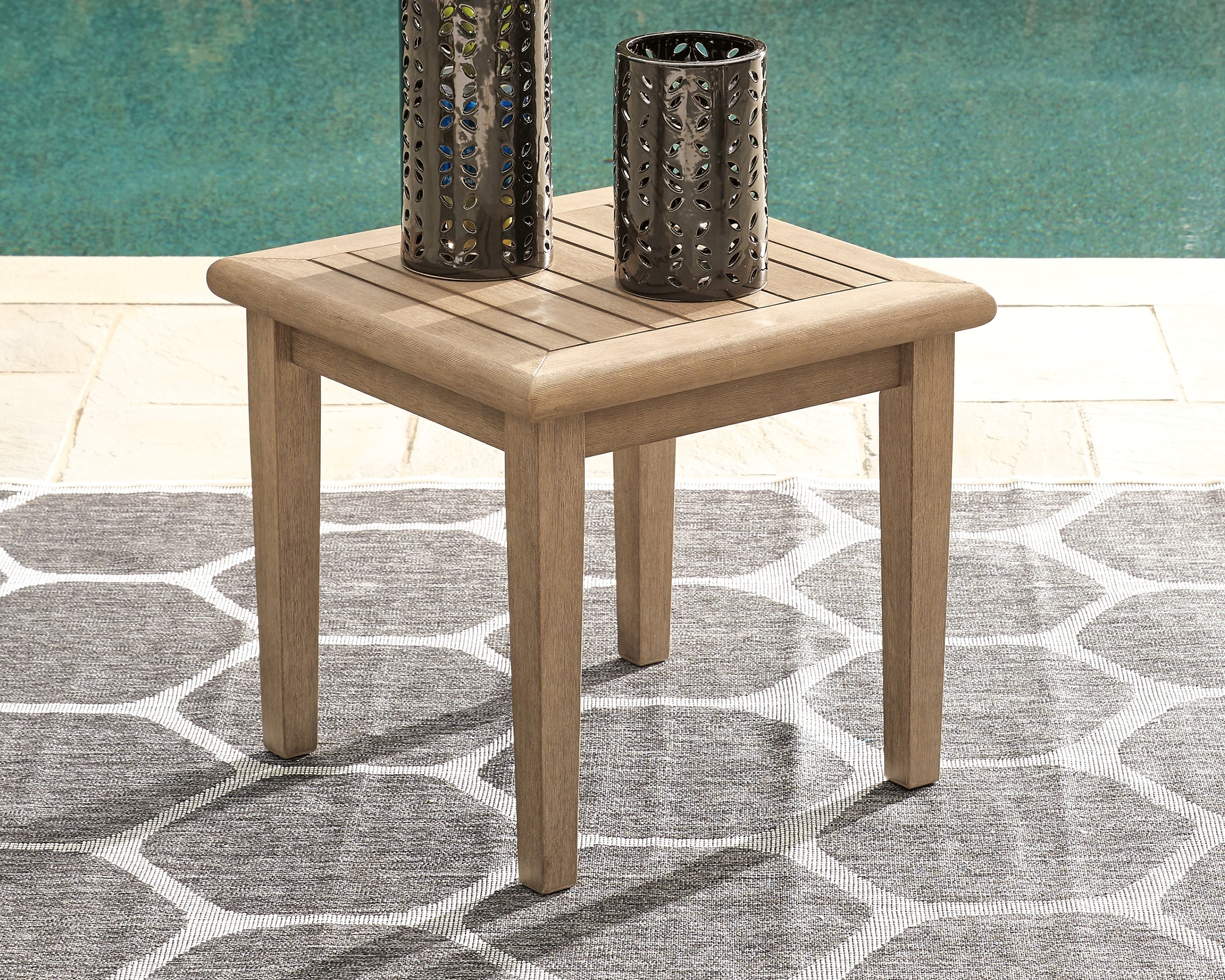 Diamond Furniture - Ashley Furniture - Gerianne End Table - Square End Table - P805-702