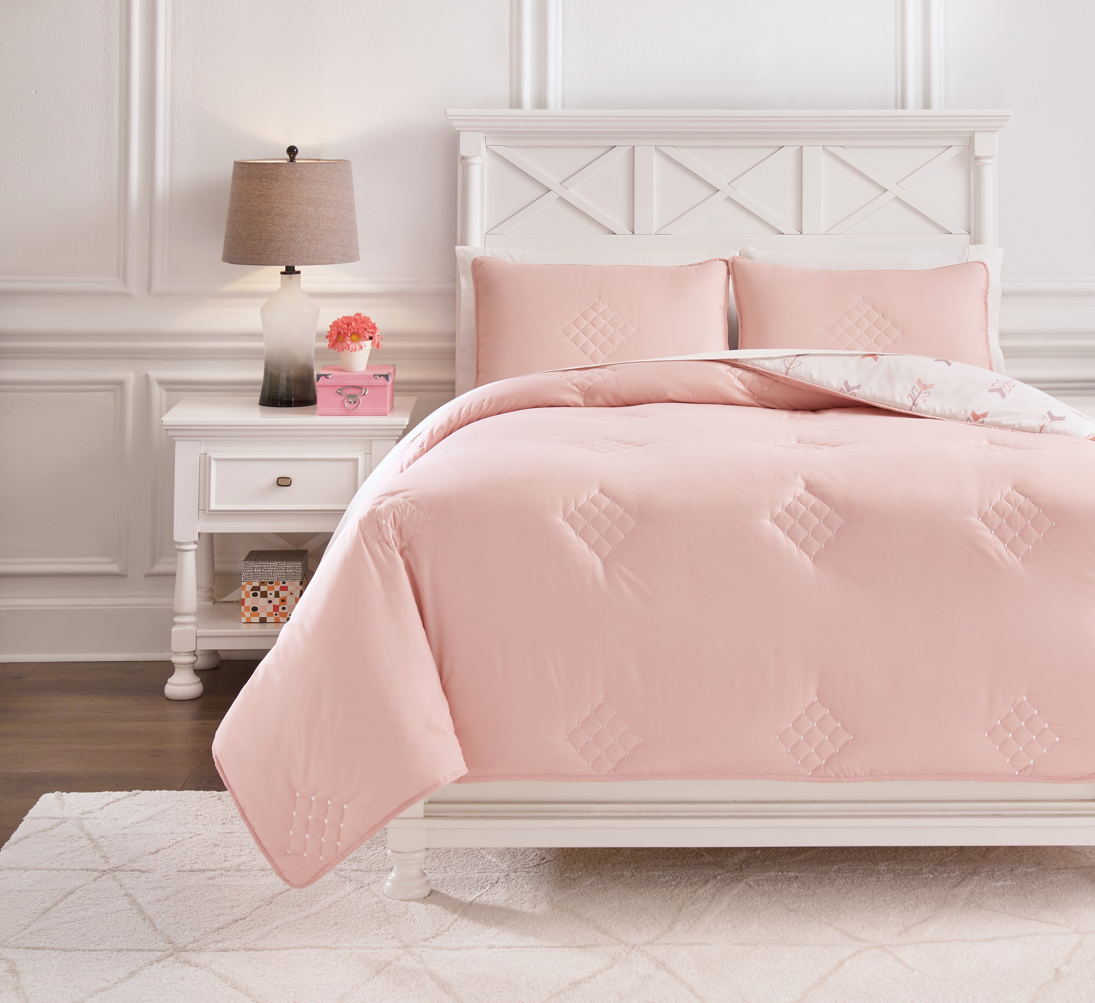 Diamond Furniture - Ashley Furniture - Lexann Full Comforter Set - Full Comforter Set - Q901003F