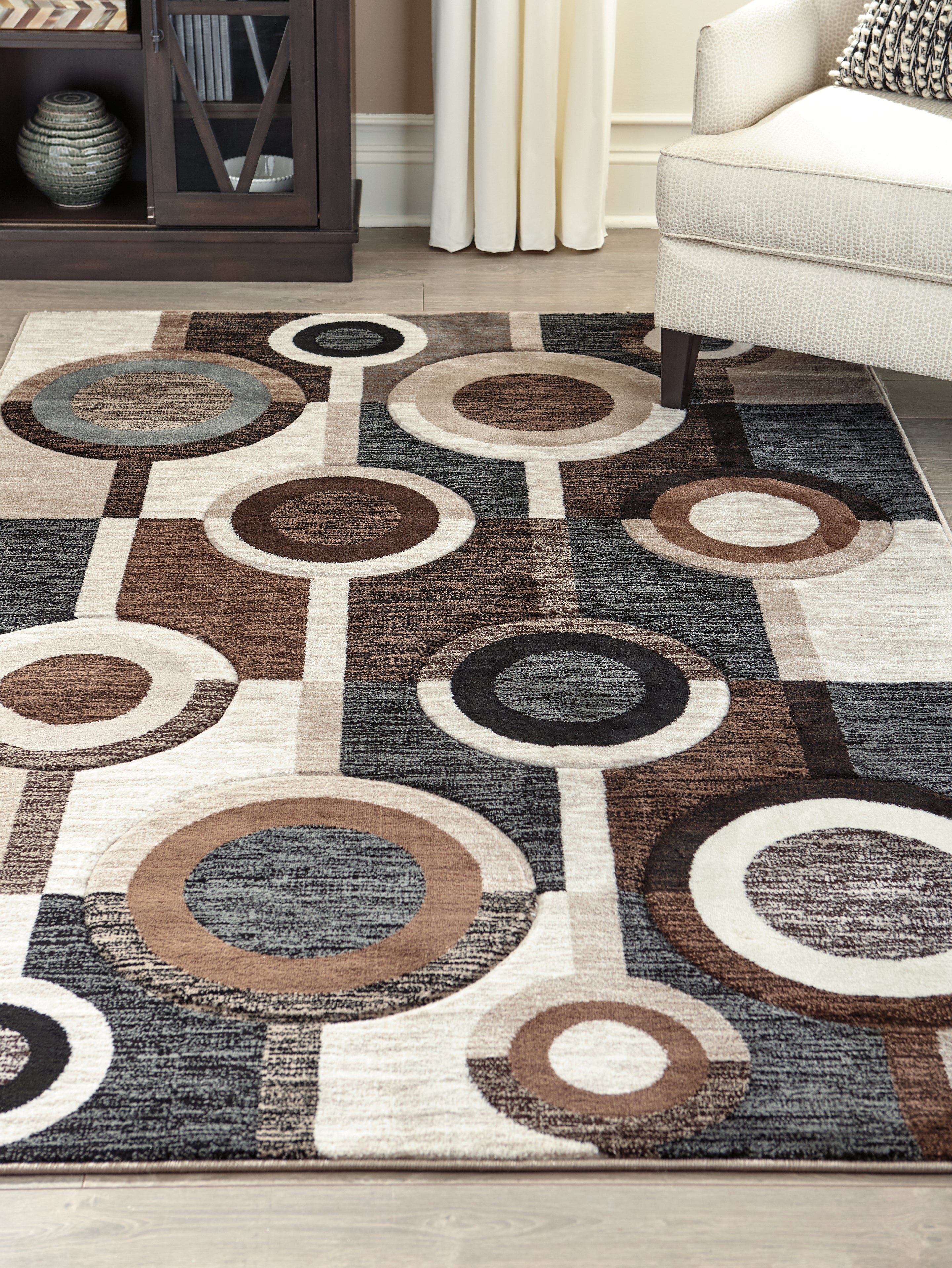 Diamond Furniture - Ashley Furniture - Guintte 8'2" x 9'6" Rug - 8'2" x 9'6" Rug - R403971