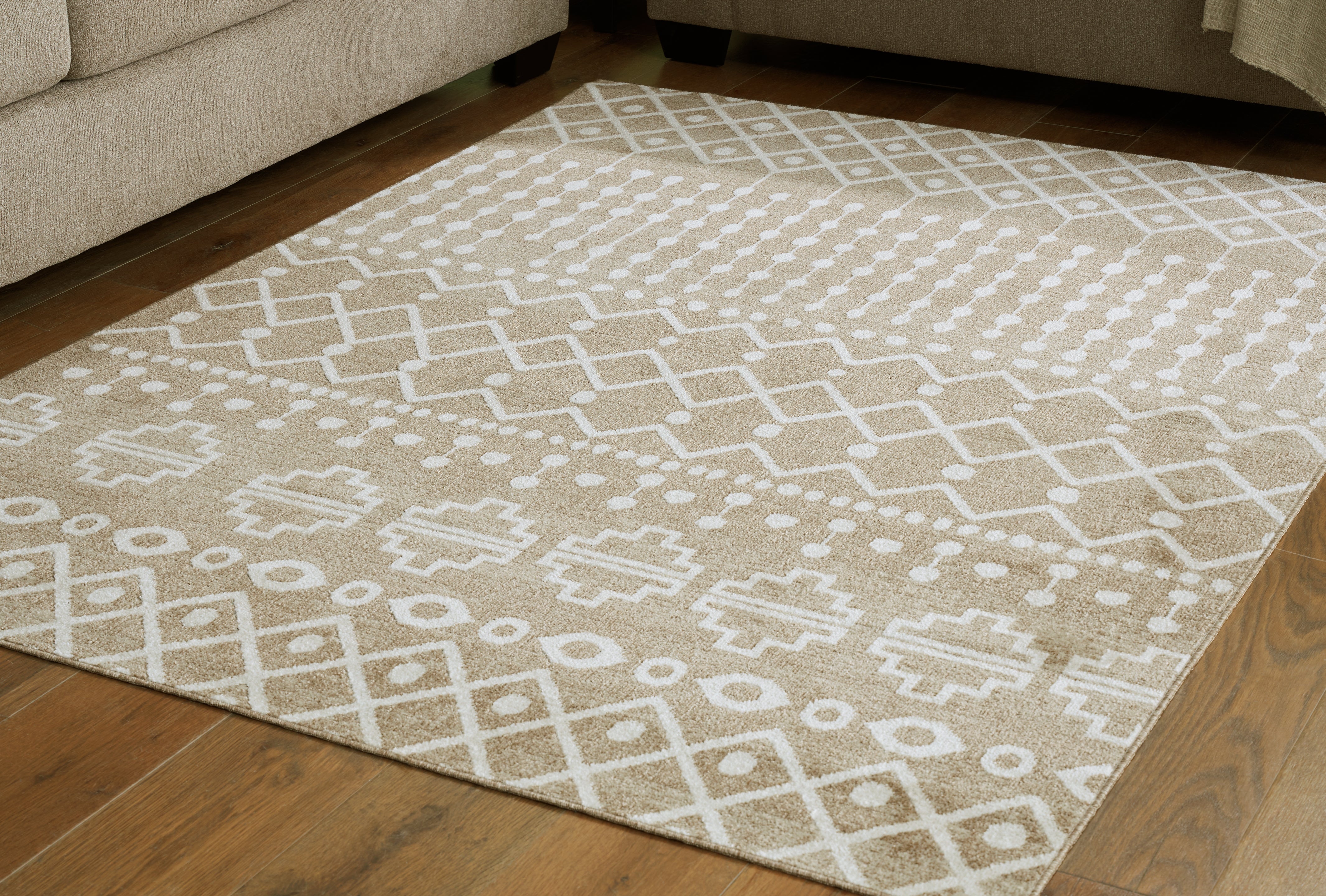 Diamond Furniture - Ashley Furniture - Bunchly 4'11" x 7'2" Washable Rug - 4'11" x 7'2" Washable Rug - R406222