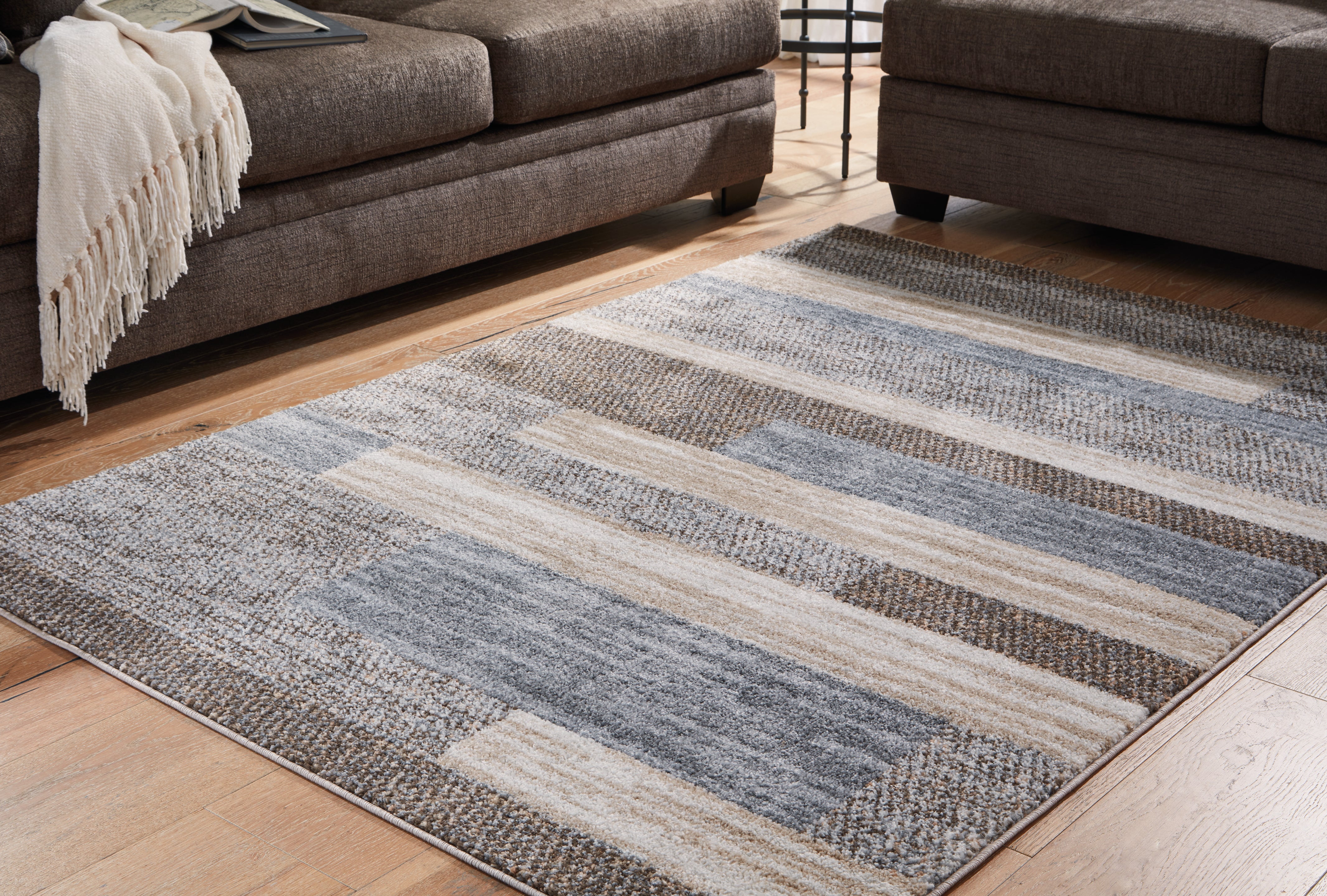 Diamond Furniture - Ashley Furniture - Sethburn 8' x 10' Rug - 8' x 10' Rug - R406591