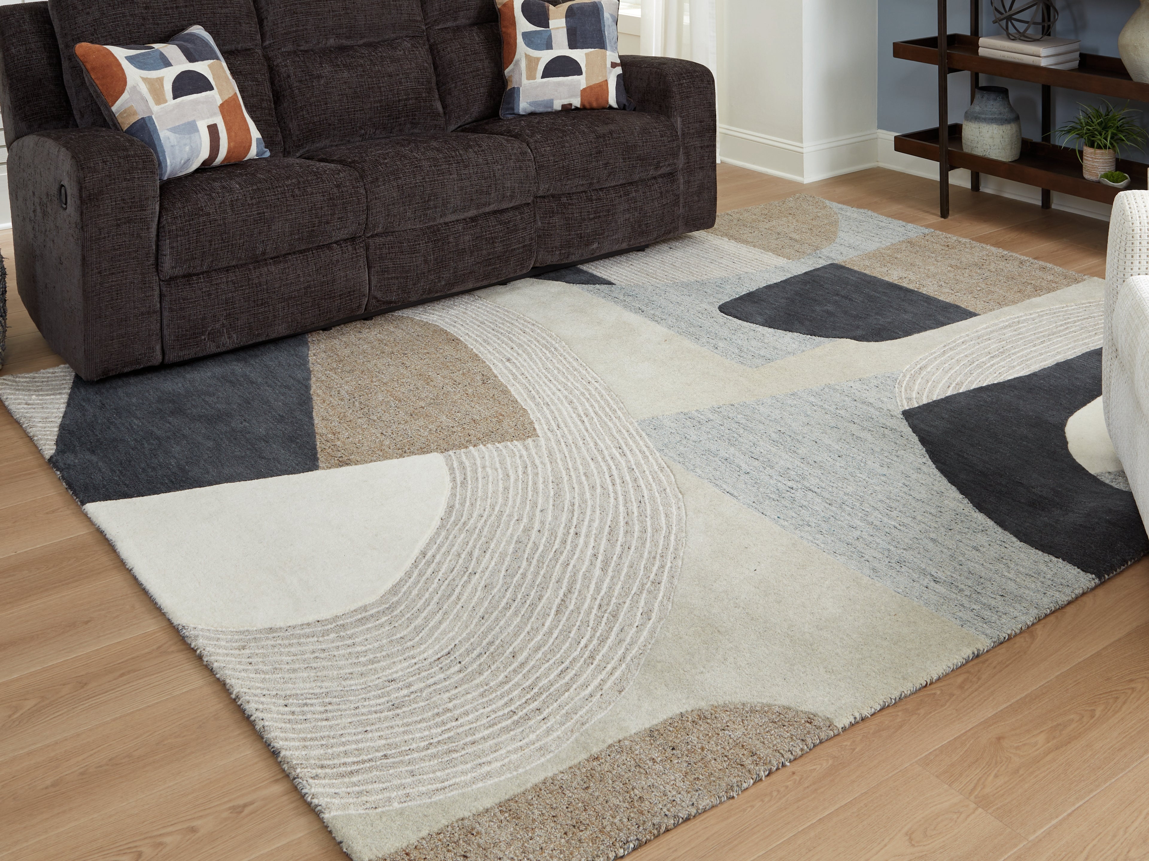 Diamond Furniture - Ashley Furniture - Edrickhill 8' x 10' Rug - 8' x 10' Rug - R407121