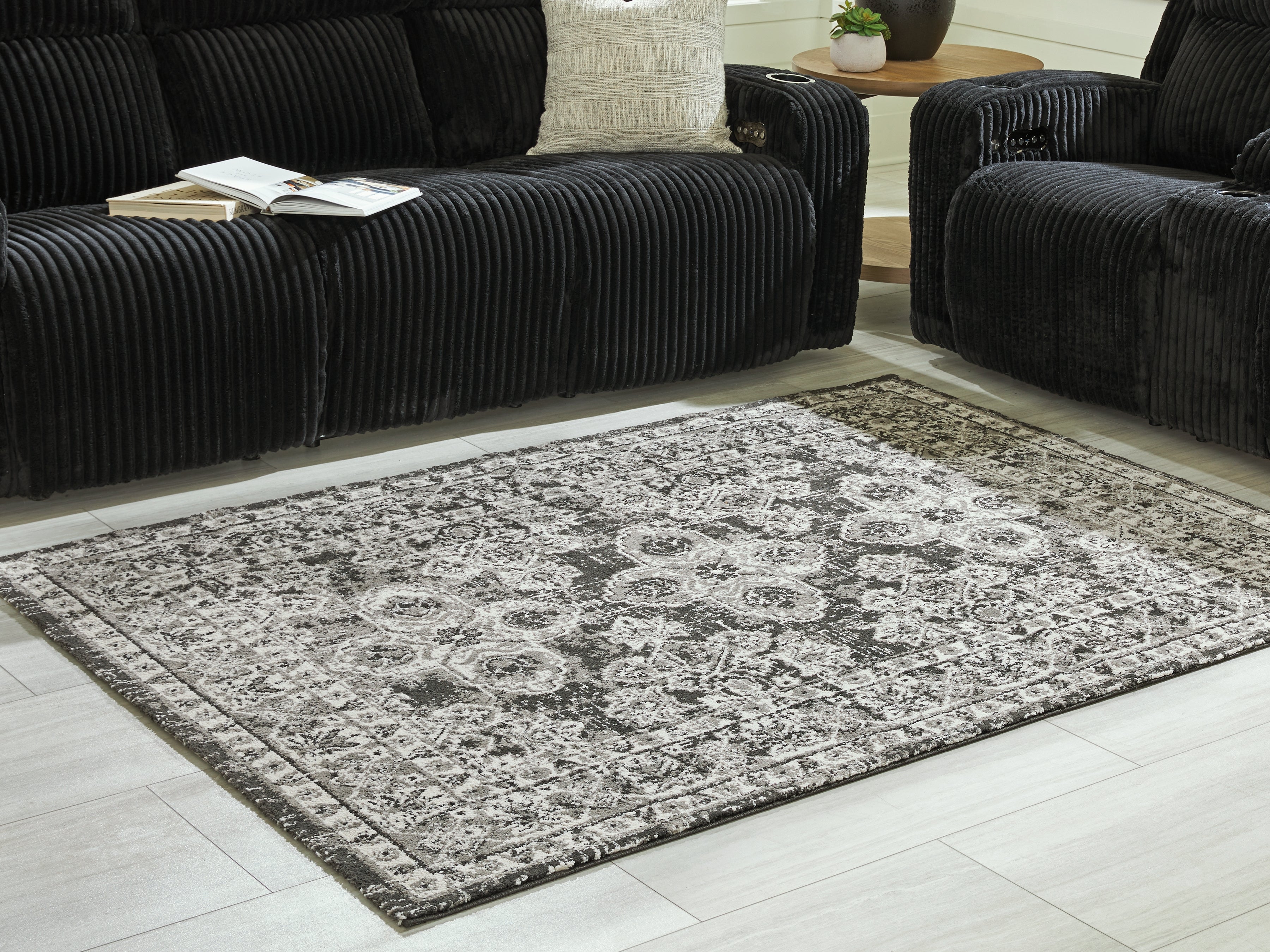 Diamond Furniture - Ashley Furniture - Glennisman Large Rug - Large Rug - R407271