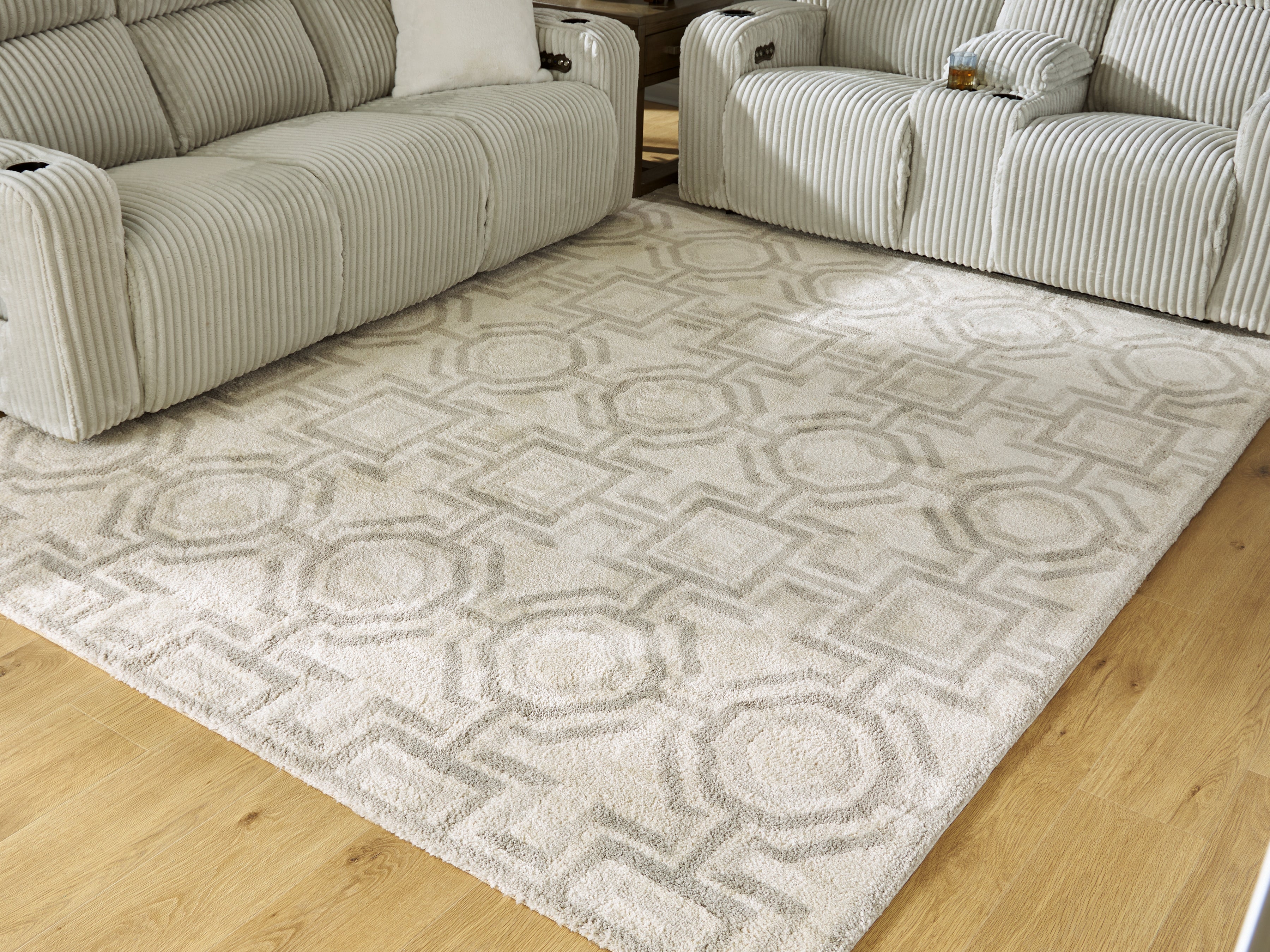 Diamond Furniture - Ashley Furniture - Maconville Large Rug - Large Rug - R407321