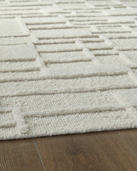 Empriss 5' x 7' Area Rug