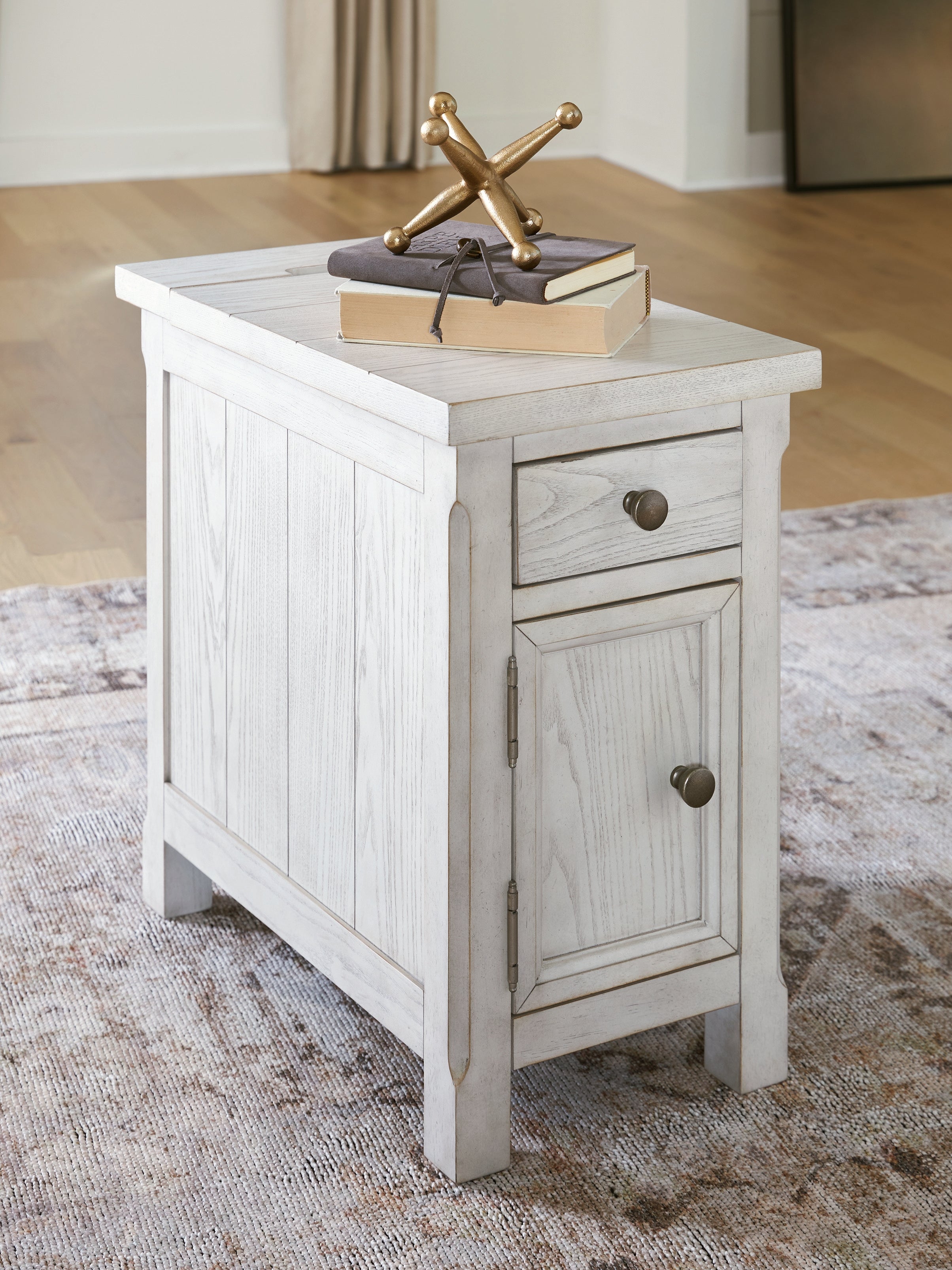 Diamond Furniture - Ashley Furniture - Robbinsdale Chairside End Table - Chair Side End Table - T729-7