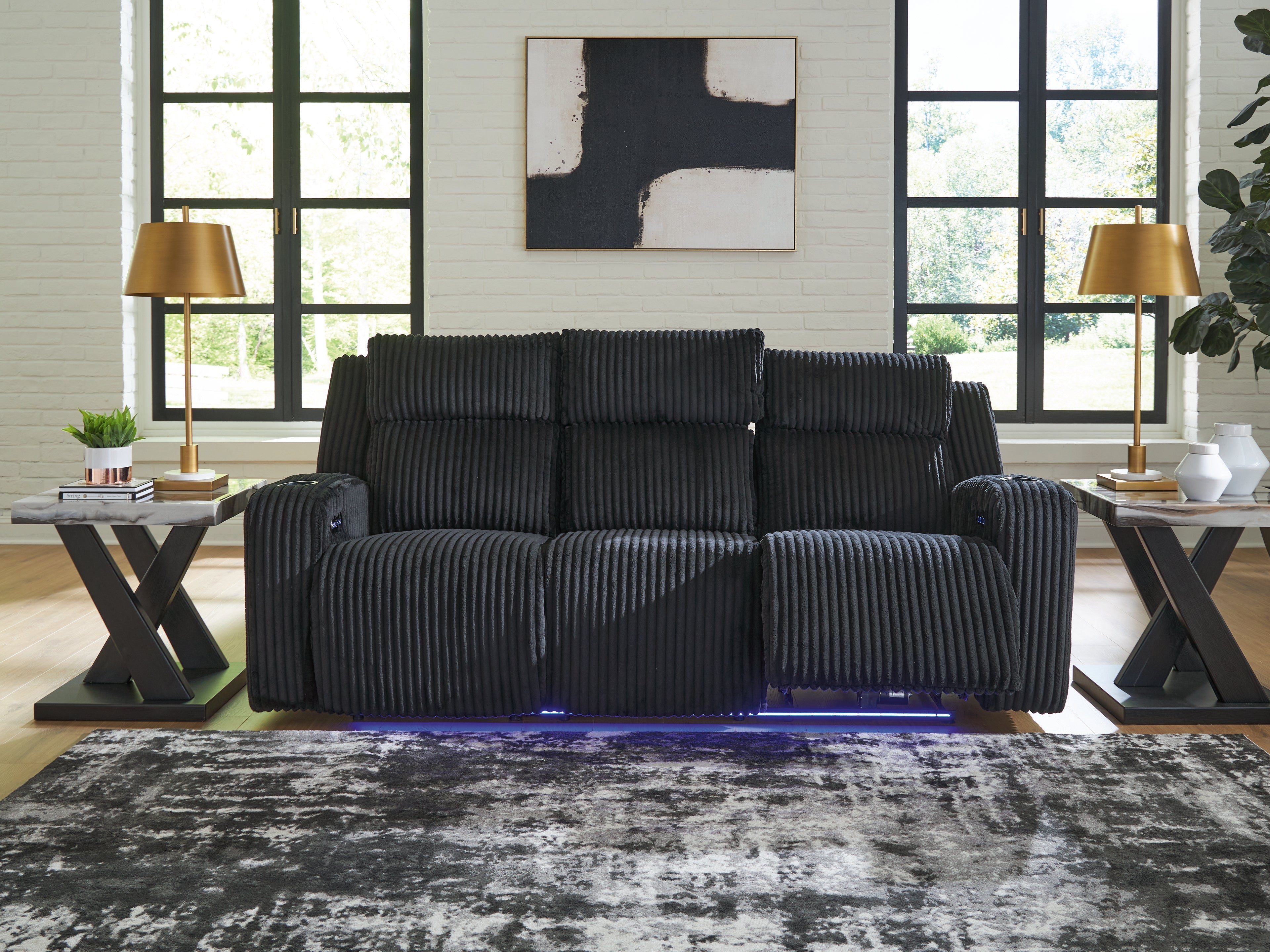 Diamond Furniture - Ashley Furniture - Forest Lake Living Room - PWR Recliner/ADJ Headrest / Black - PC6420213