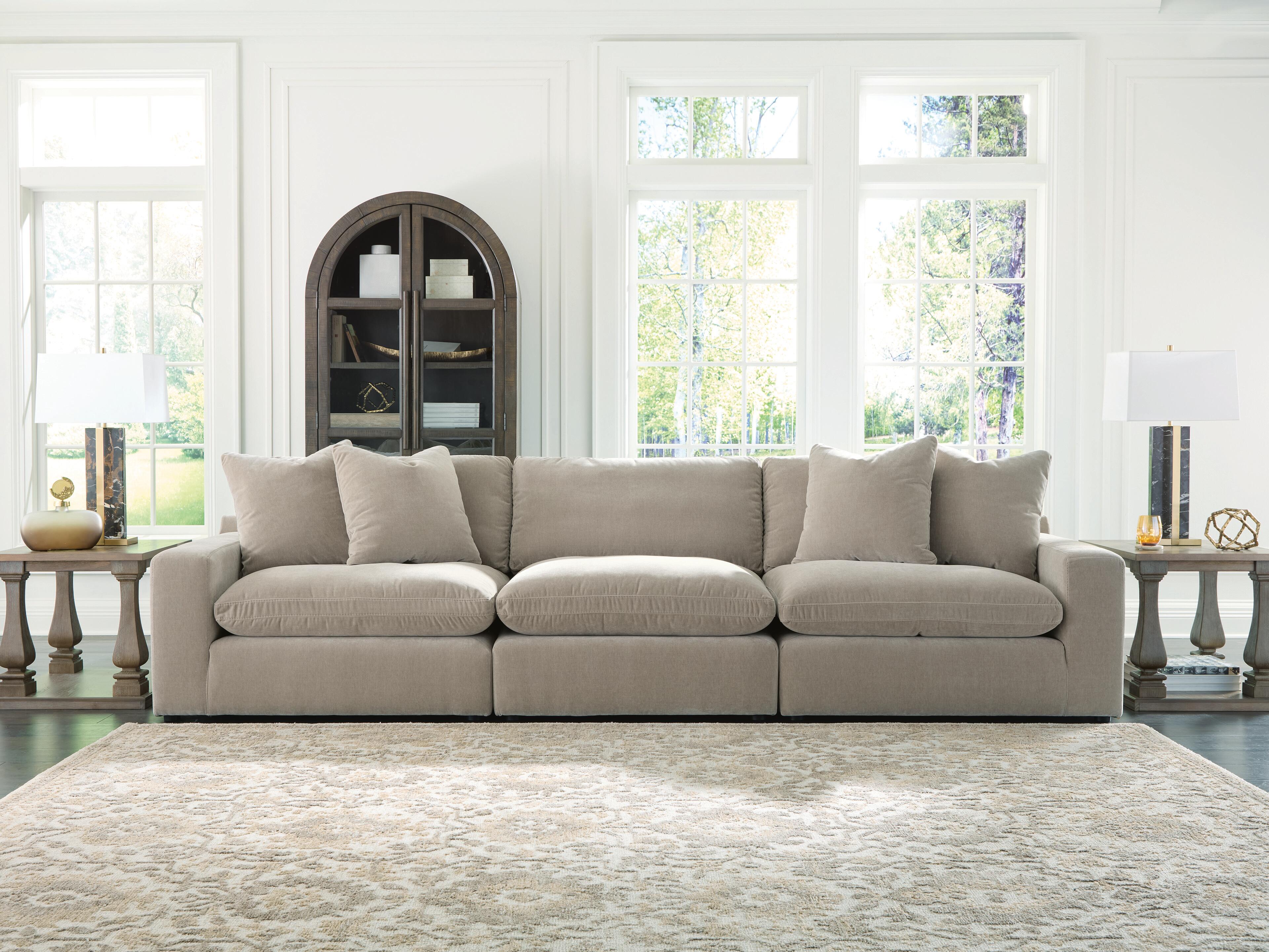 Diamond Furniture - Ashley Furniture - Maxton Heights 3-Piece Sectional Sofa - RAF 3-Piece Sectional Sofa - 67808S2