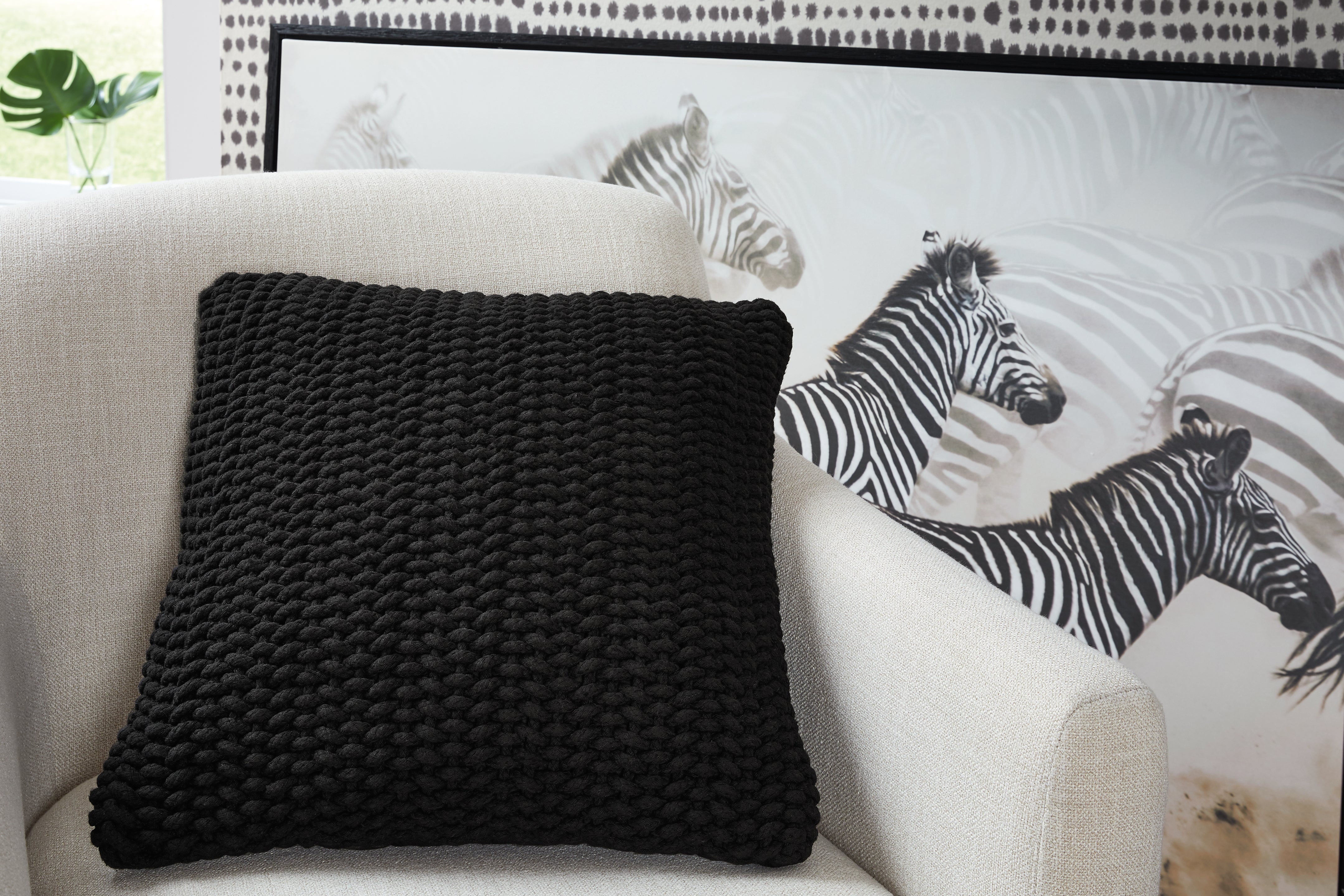 Diamond Furniture - Ashley Furniture - Renemore Pillows - Pillow / Black - A1000475P