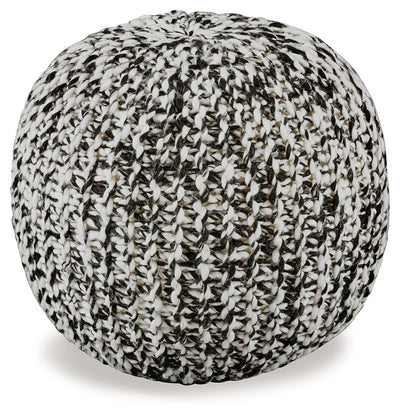 Latricia Pouf