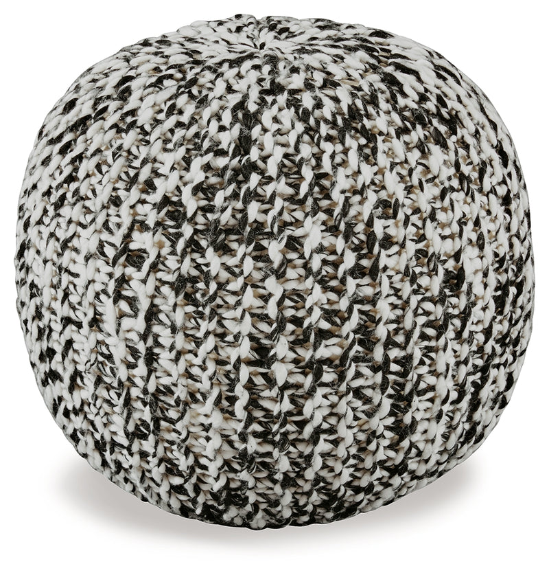 Latricia Pouf