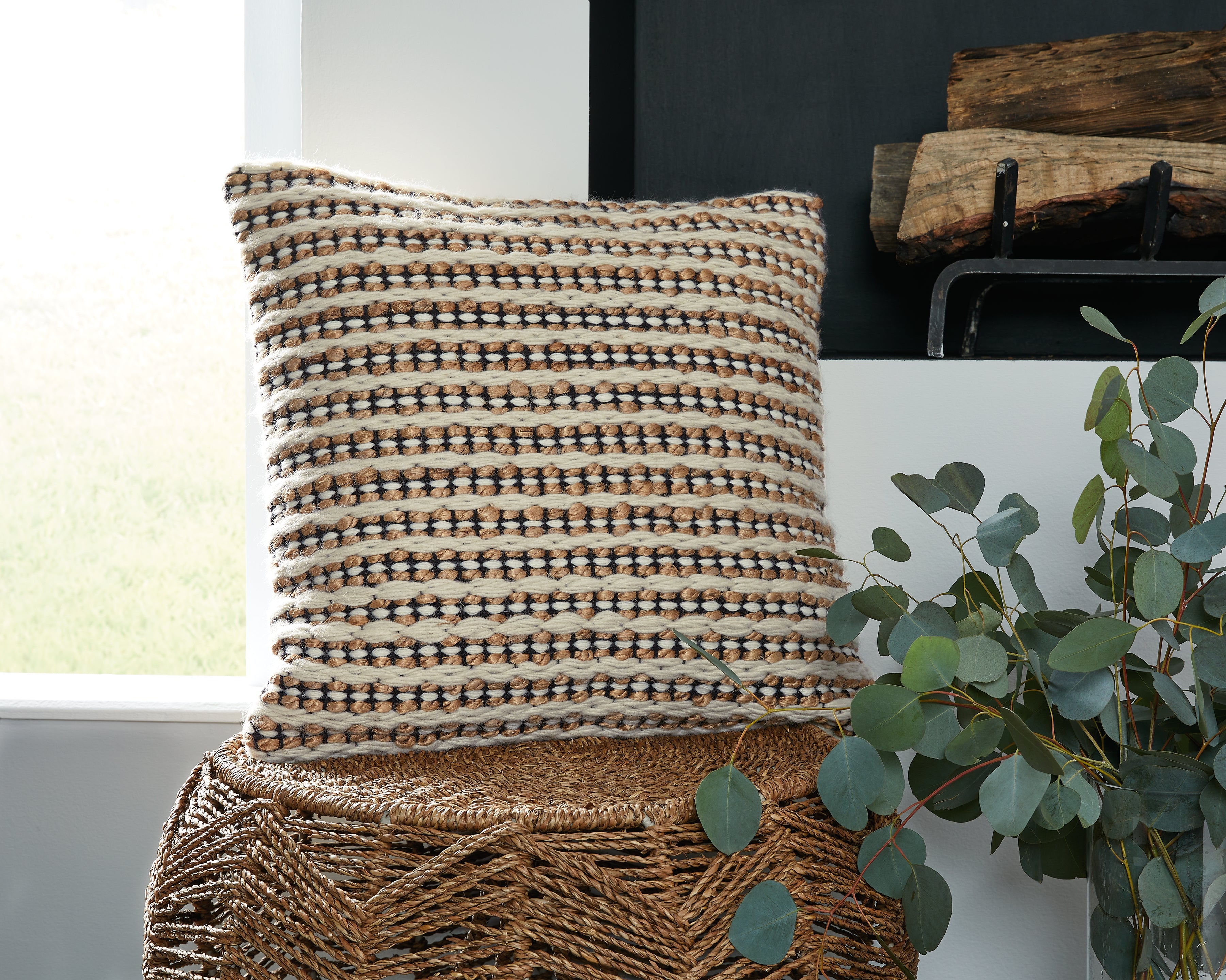 Diamond Furniture - Ashley Furniture - Nealington Pillows - Pillow (4/CS) / Brown/Black/White - A1000929