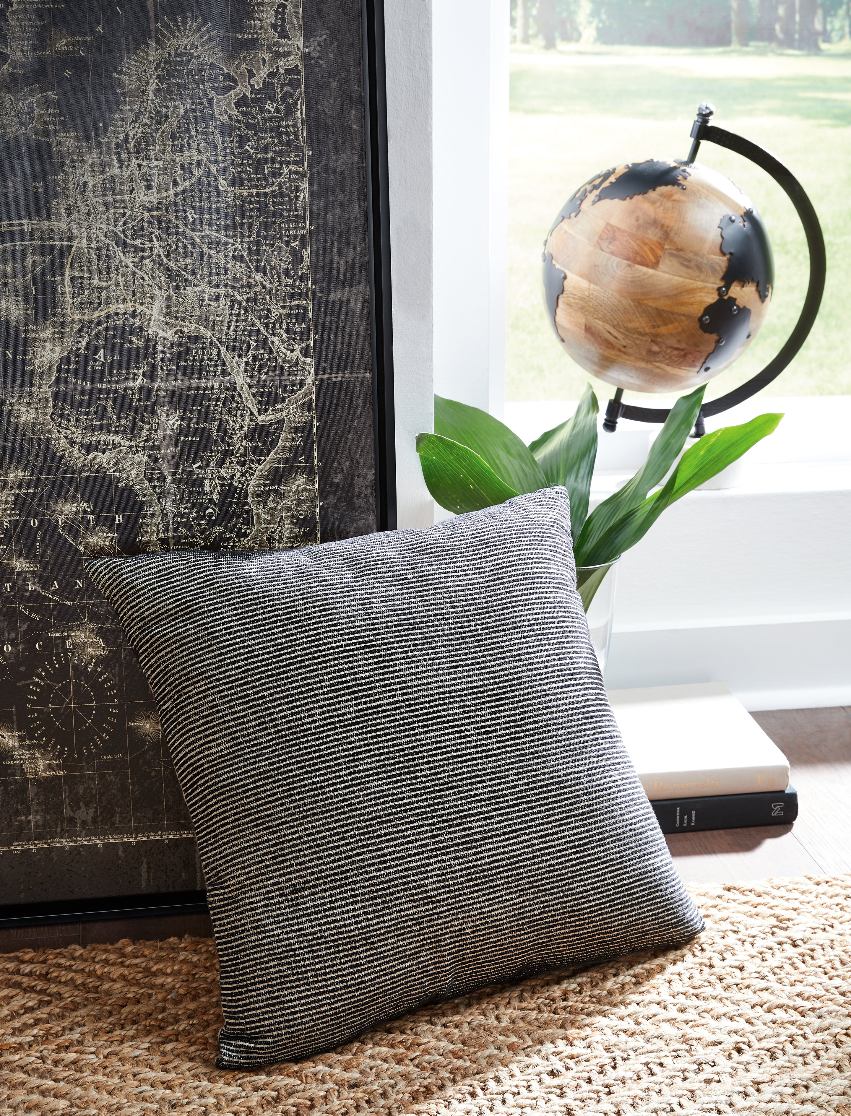 Diamond Furniture - Ashley Furniture - Edelmont Pillows - Pillow / Black/Linen - A1000962P