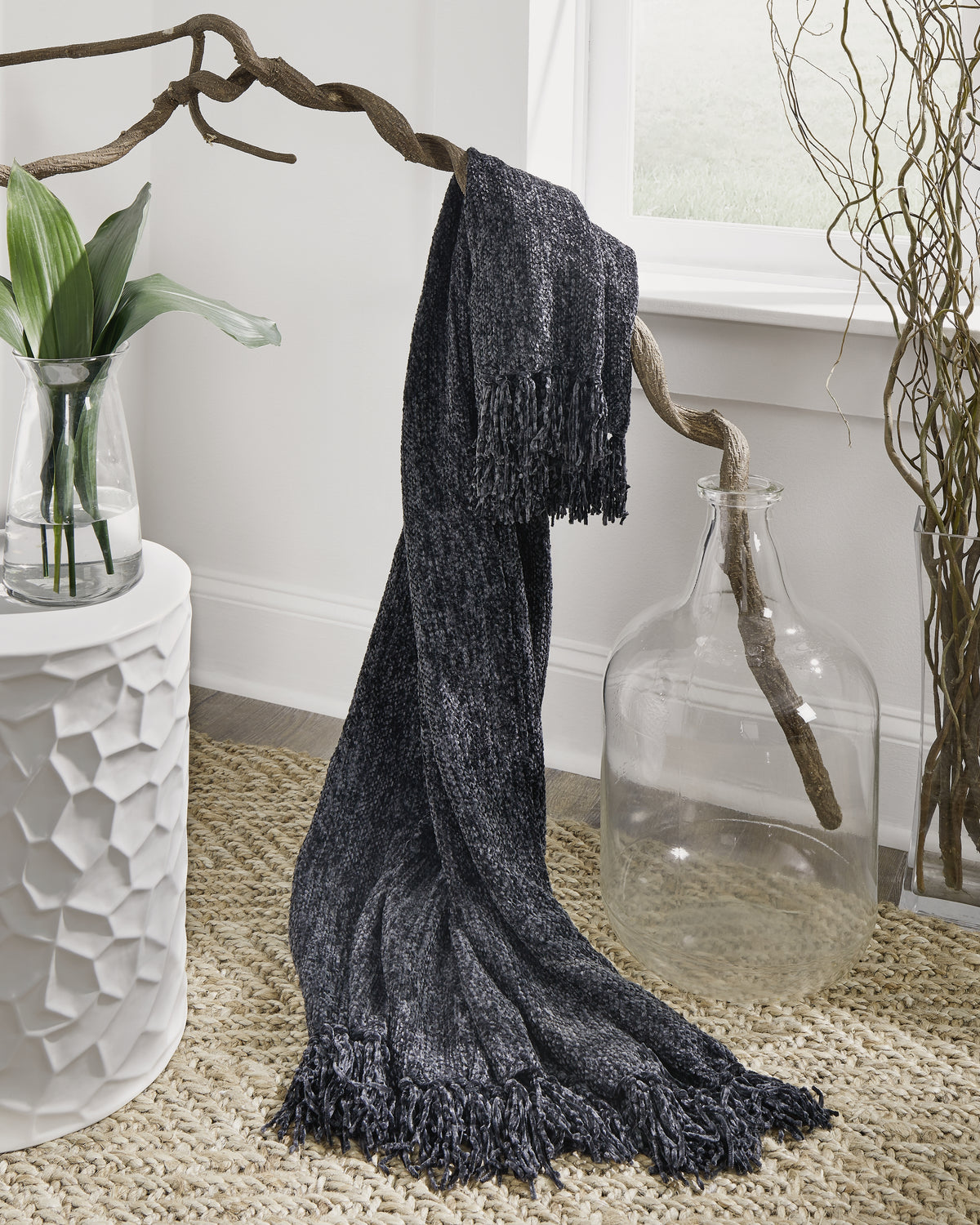 Diamond Furniture - Ashley Furniture - Tamish Throw (Set of 3) - Throw (3/CS) / Black - A1001027