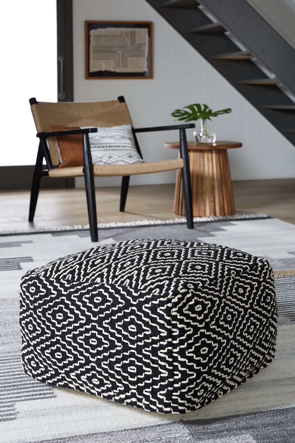 Diamond Furniture - Ashley Furniture - Jasett Pouf - Pouf / Black/Ivory - A1001058