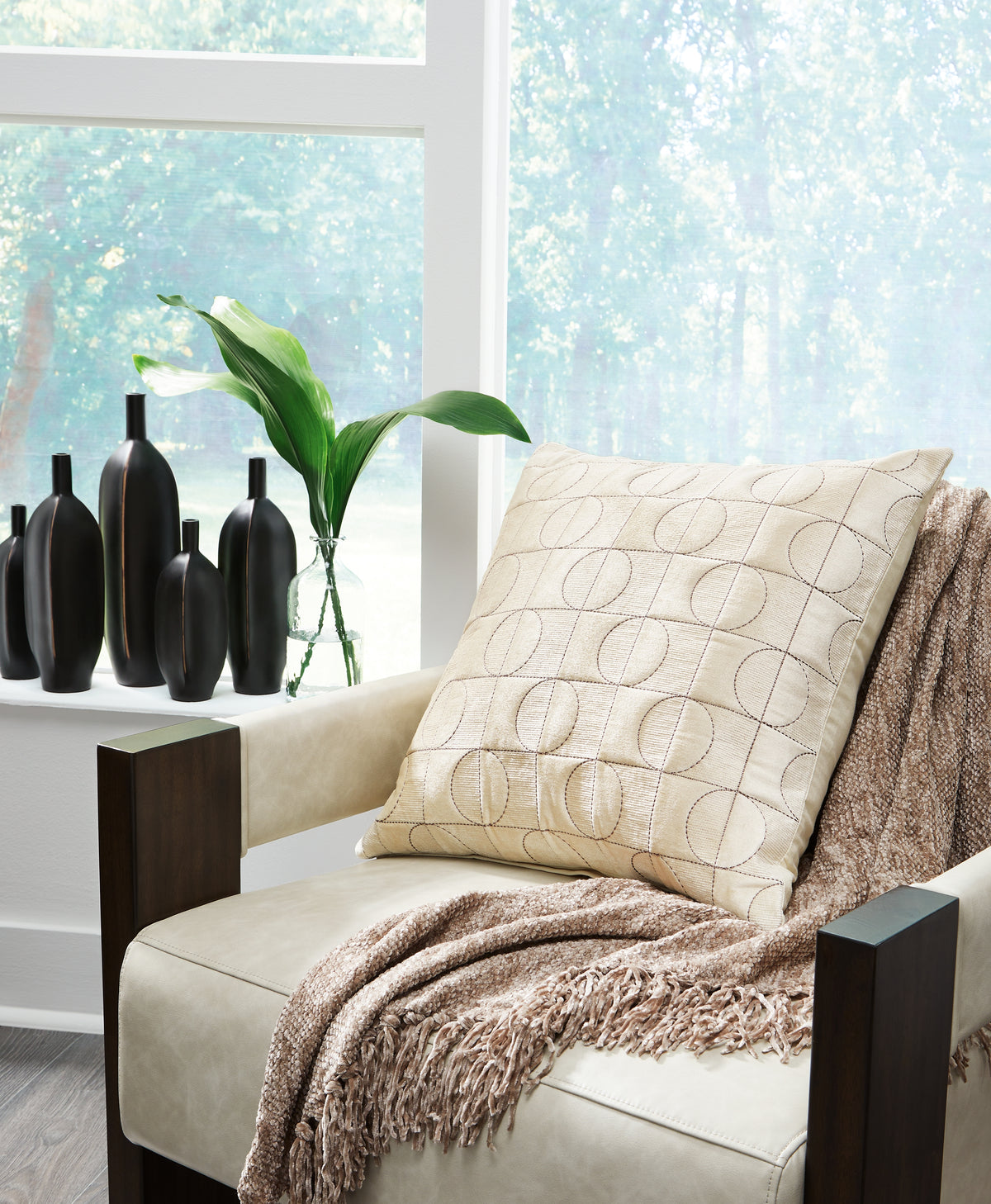 Diamond Furniture - Ashley Furniture - Kydner Pillow - Pillow - A1001074P