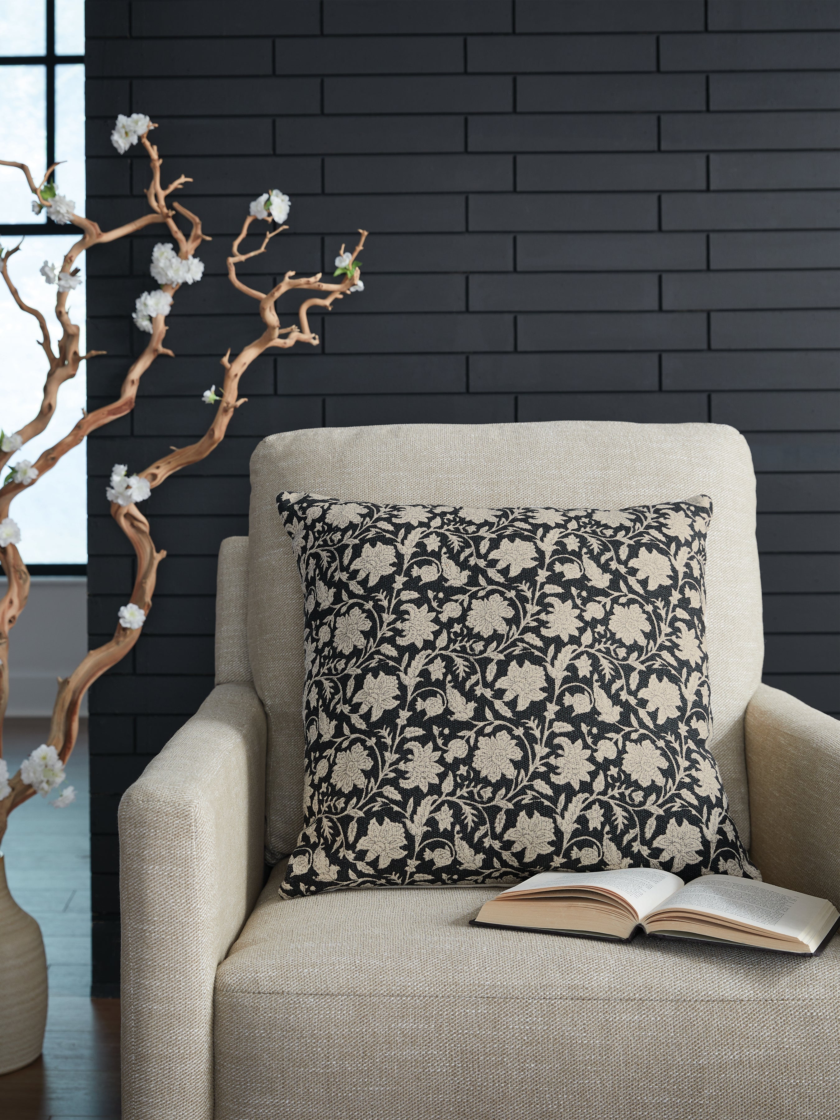 Diamond Furniture - Ashley Furniture - Alanderson Pillow - Pillow - A1001100P