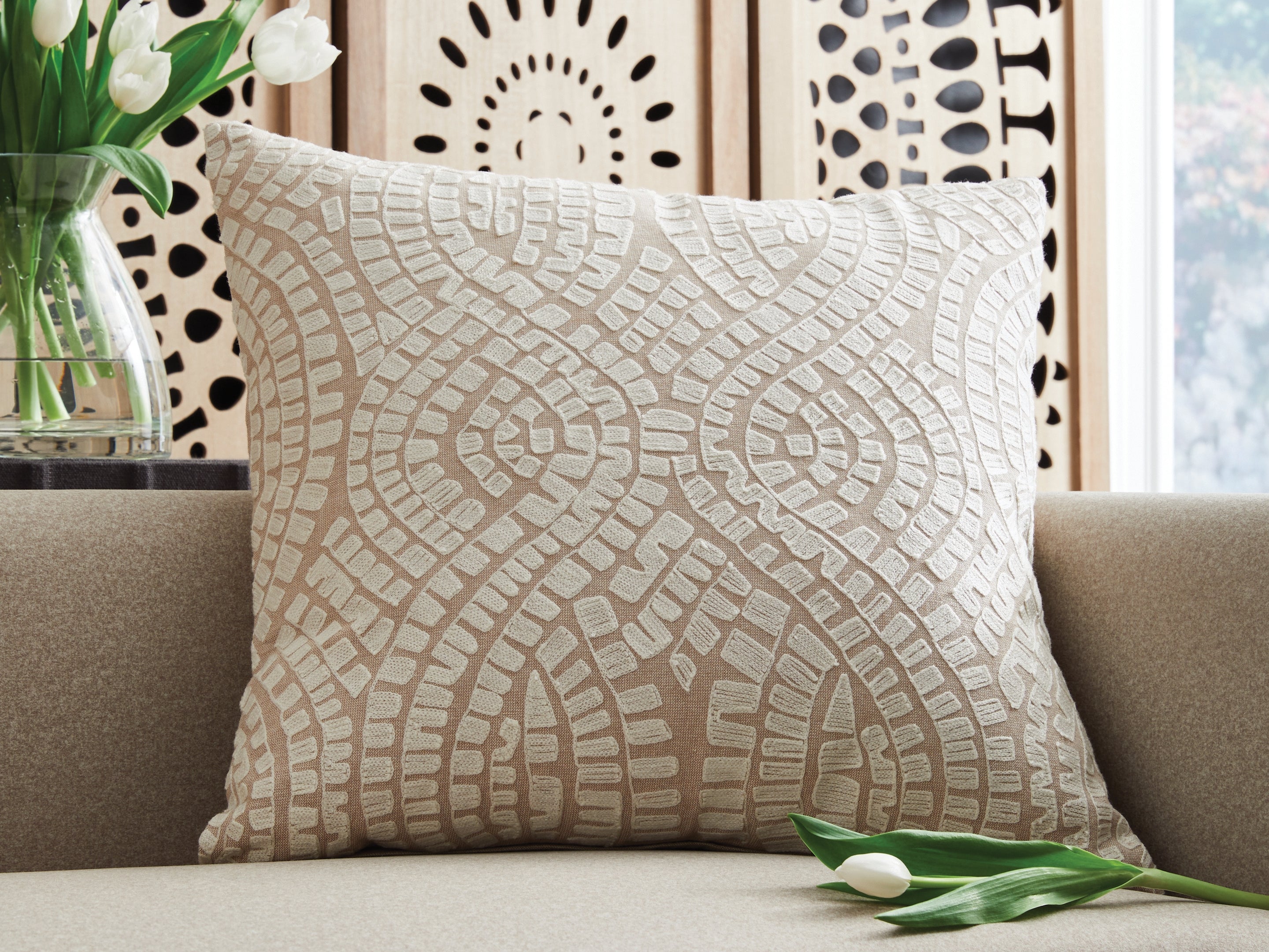 Diamond Furniture - Ashley Furniture - Cortlen Pillows - Pillow (4/CS) / Beige/Ivory - A1001122