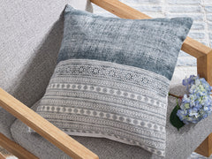 Diamond Furniture - Ashley Furniture - Harperville Pillows - Pillow (4/CS) / Blue/White - A1001127