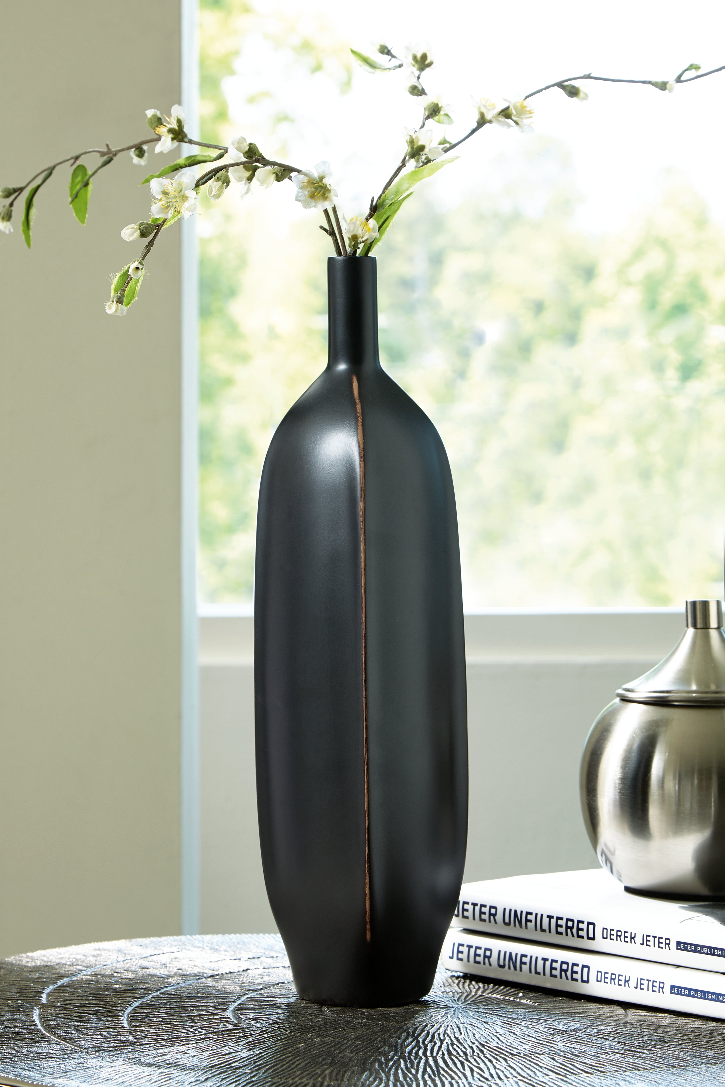 Diamond Furniture - Ashley Furniture - Rhaveney Vase - Vase (3/CS) / Black - A2000552