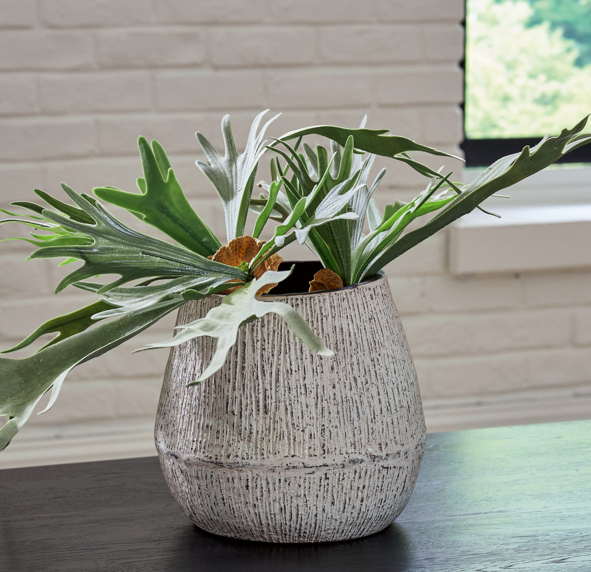 Diamond Furniture - Ashley Furniture - Claymount Vase - Vase / Distressed Brown - A2000636