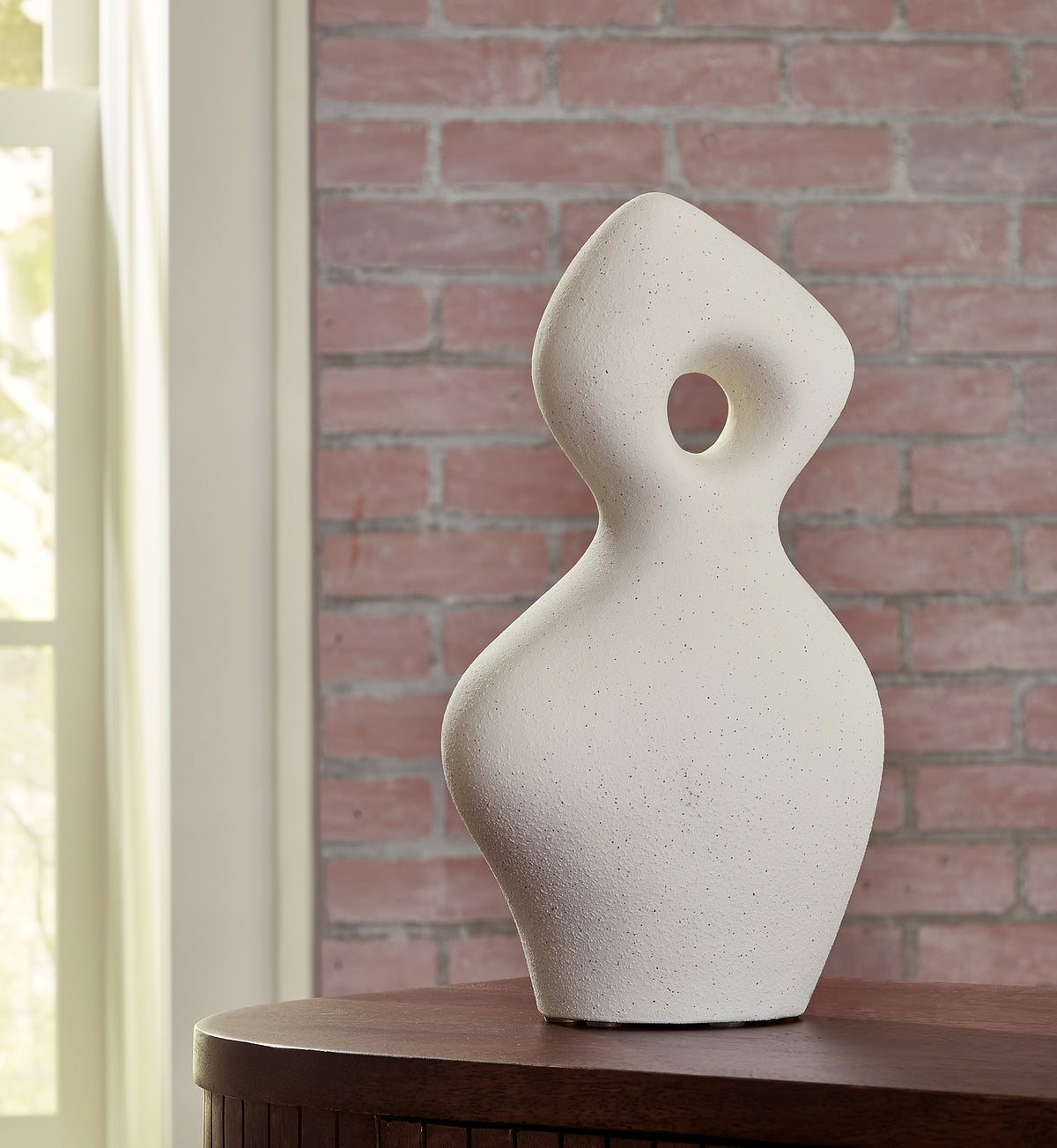 Diamond Furniture - Ashley Furniture - Arthrow Sculpture - Sculpture / Off White - A2000650