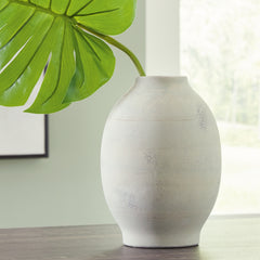 Diamond Furniture - Ashley Furniture - Clayson Vase - Vase / Sage Green - A2000653