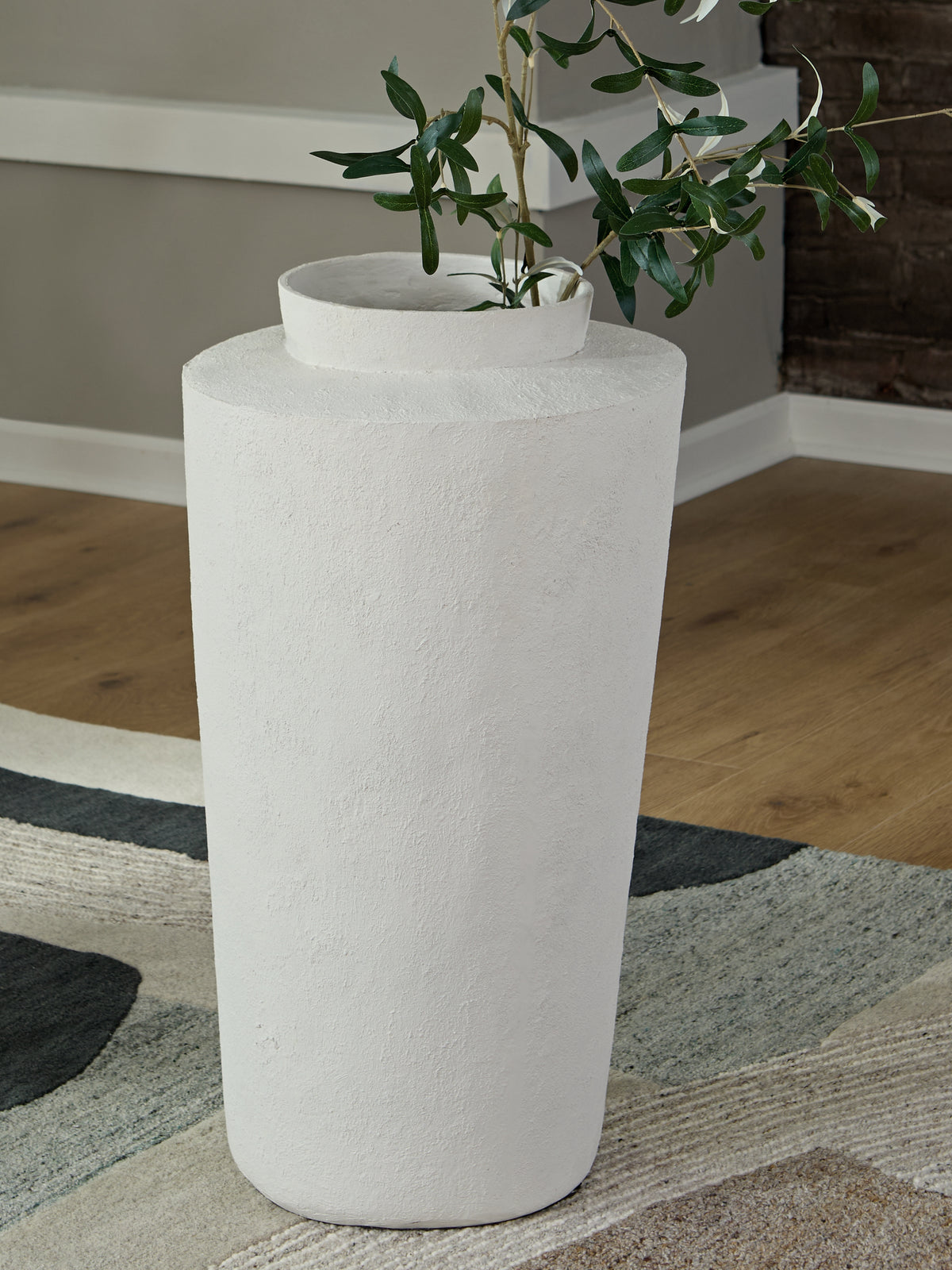Diamond Furniture - Ashley Furniture - Flurinworth Vase - Vase / Cream - A2000768