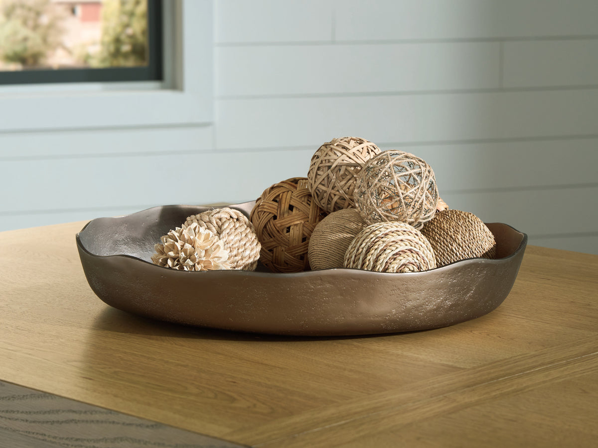 Diamond Furniture - Ashley Furniture - Wallmen Tray - Tray / Champagne Gold Finish - A2000817