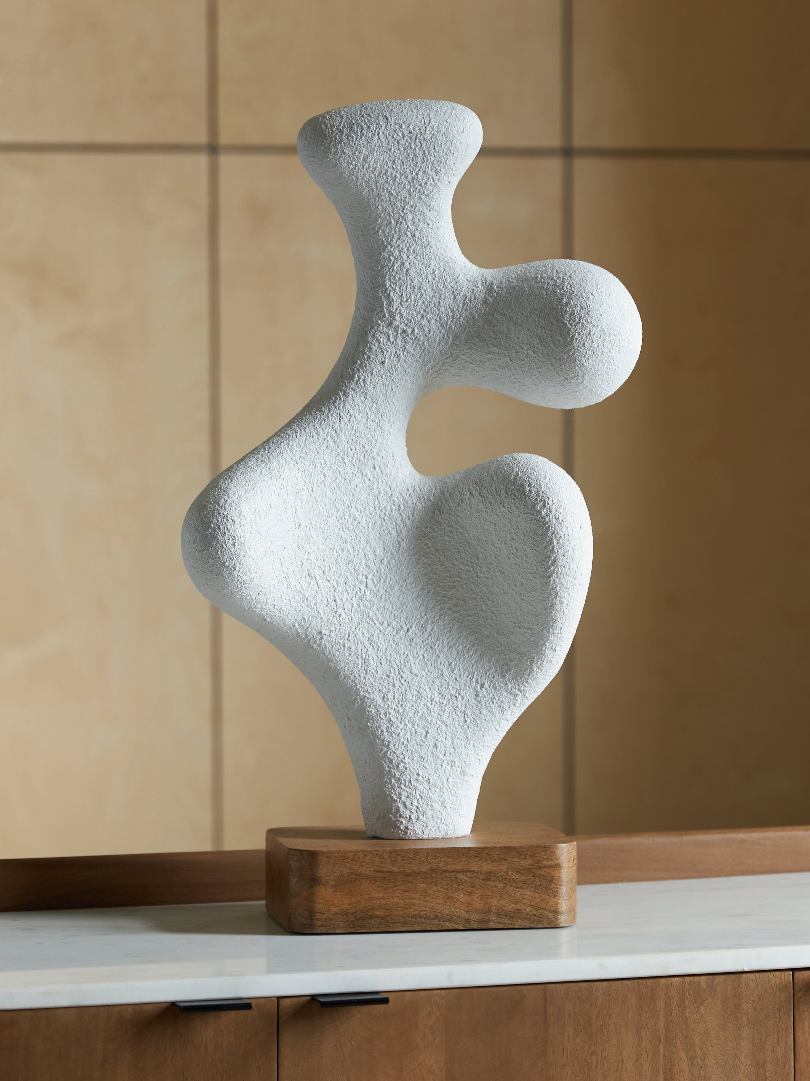 Diamond Furniture - Ashley Furniture - Lavarsen Sculpture - Sculpture / White/Brown - A2000840