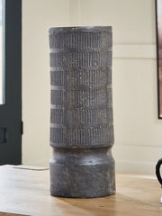 Diamond Furniture - Ashley Furniture - Beninworth Vase - Vase - A2000879