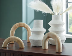Diamond Furniture - Ashley Furniture - Maddwarth Accessory Set (Set of 5) - Accessory Set (5/CN) / White/Natural Brown - A2C00214