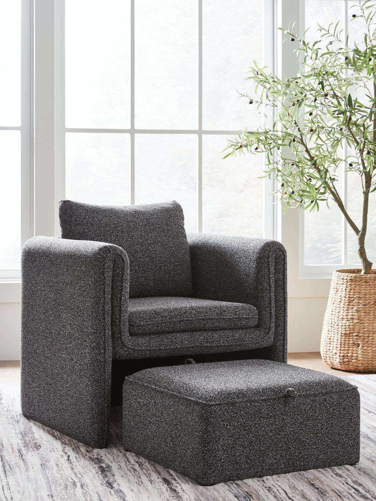Diamond Furniture - Ashley Furniture - Vreni Accent Chair - Accent Chair / Charcoal/Black - A3000754