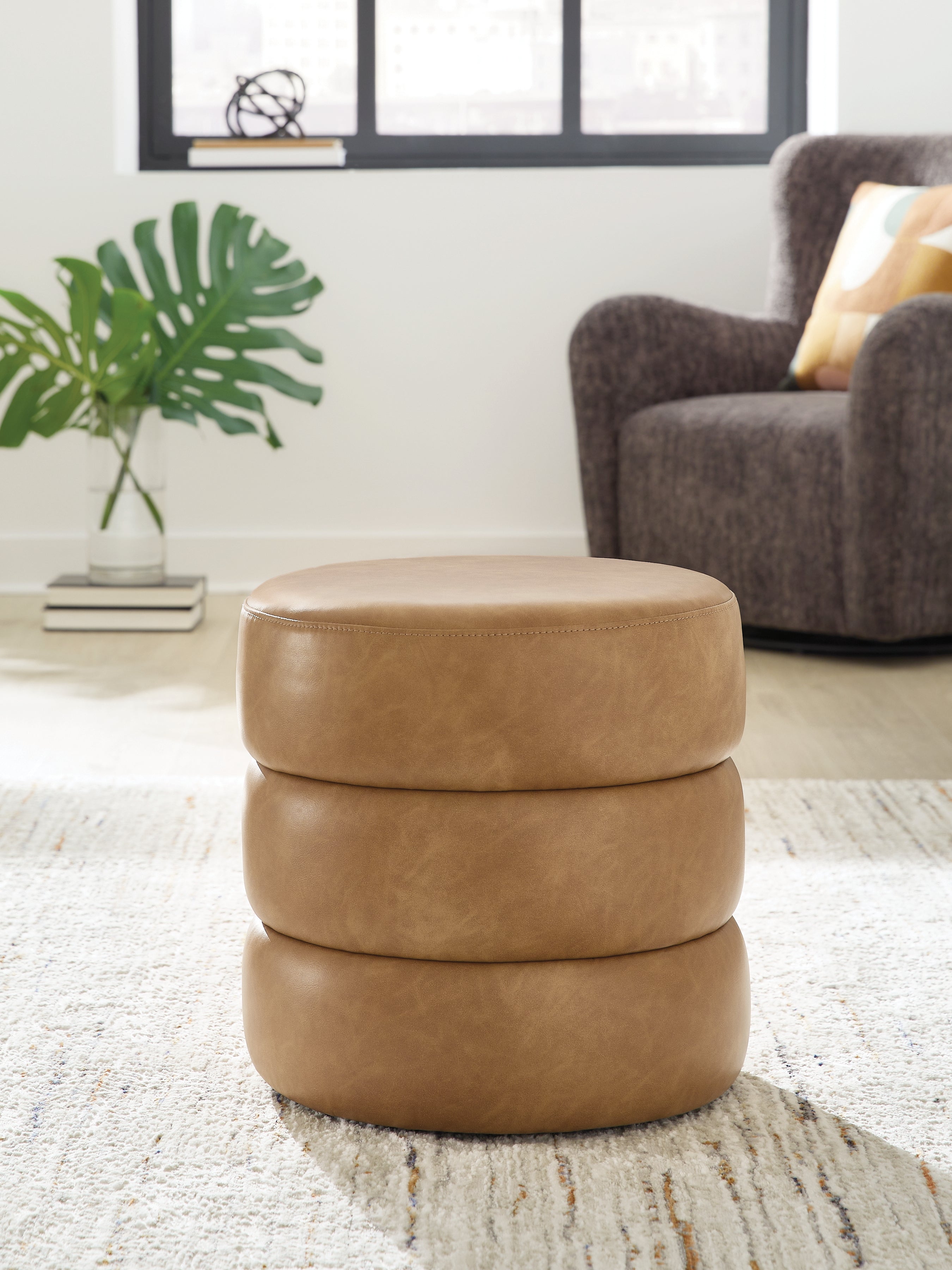 Diamond Furniture - Ashley Furniture - Ummi Swivel Accent Ottoman - Swivel Accent Ottoman / Caramel - A3000791